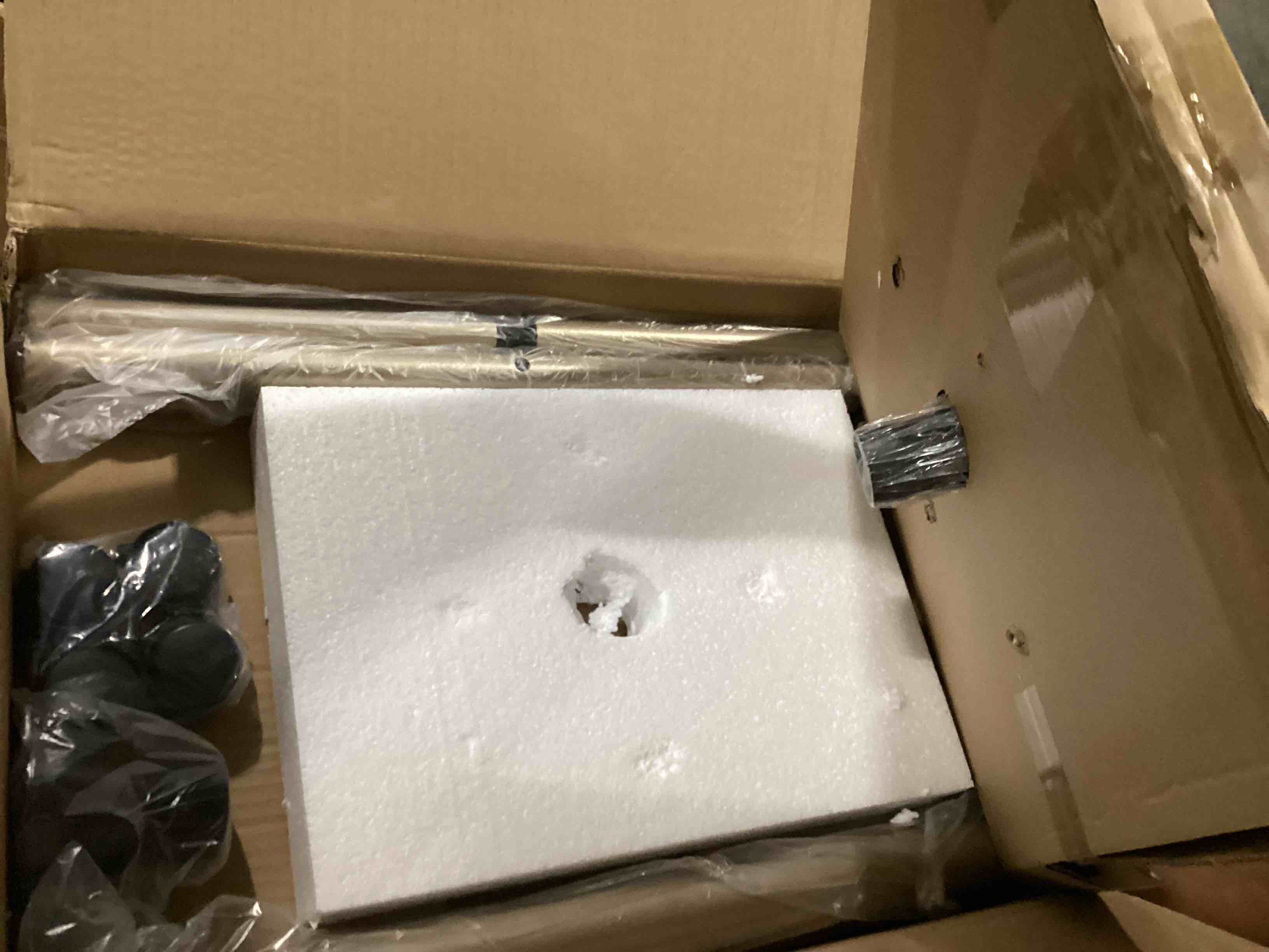 https://s3.amazonaws.com/lotting-images-prod/bidfta/PPE2344292_1751289572958.jpeg