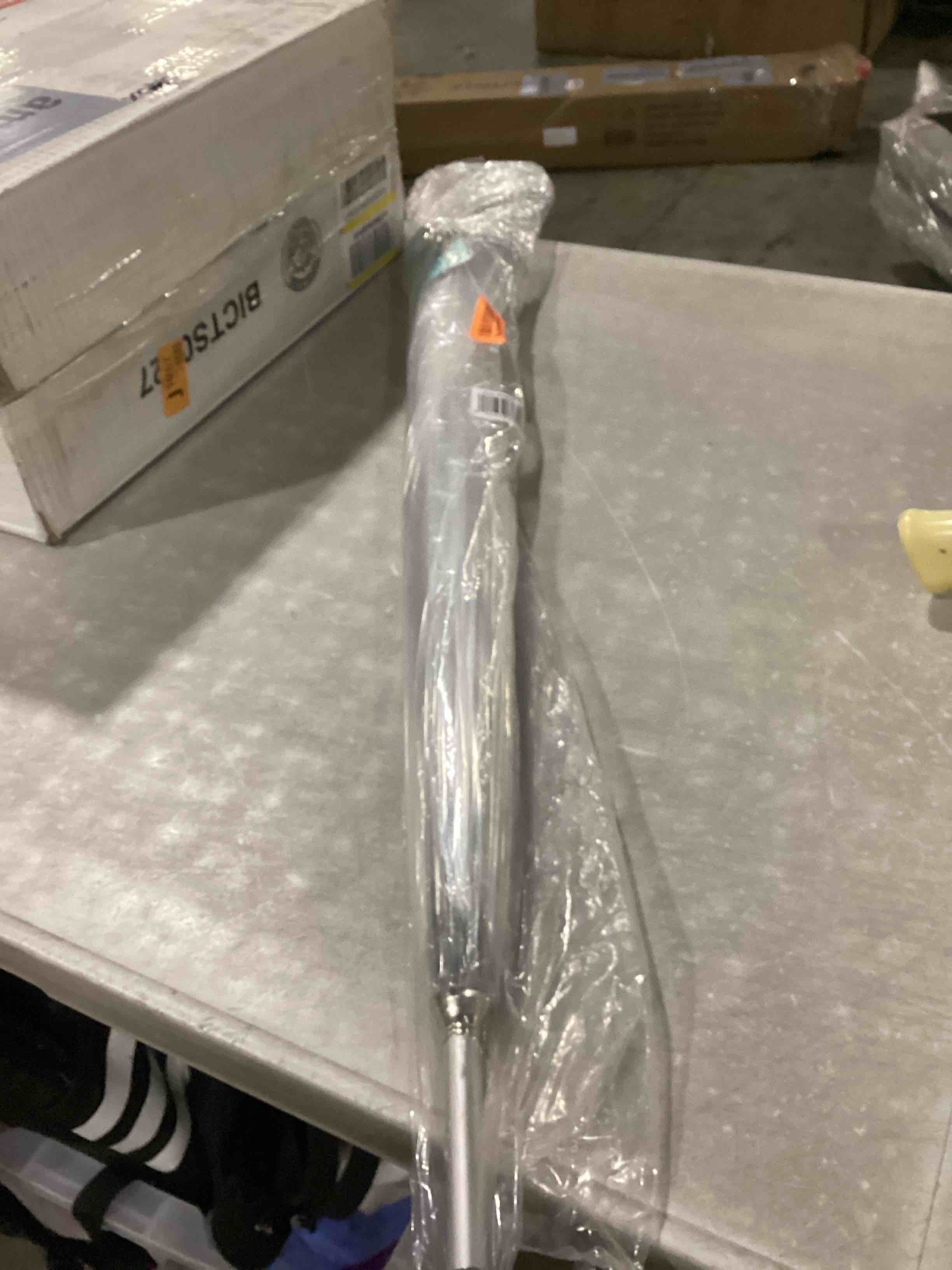 https://s3.amazonaws.com/lotting-images-prod/bidfta/PPE2344486_1751309604221.jpeg