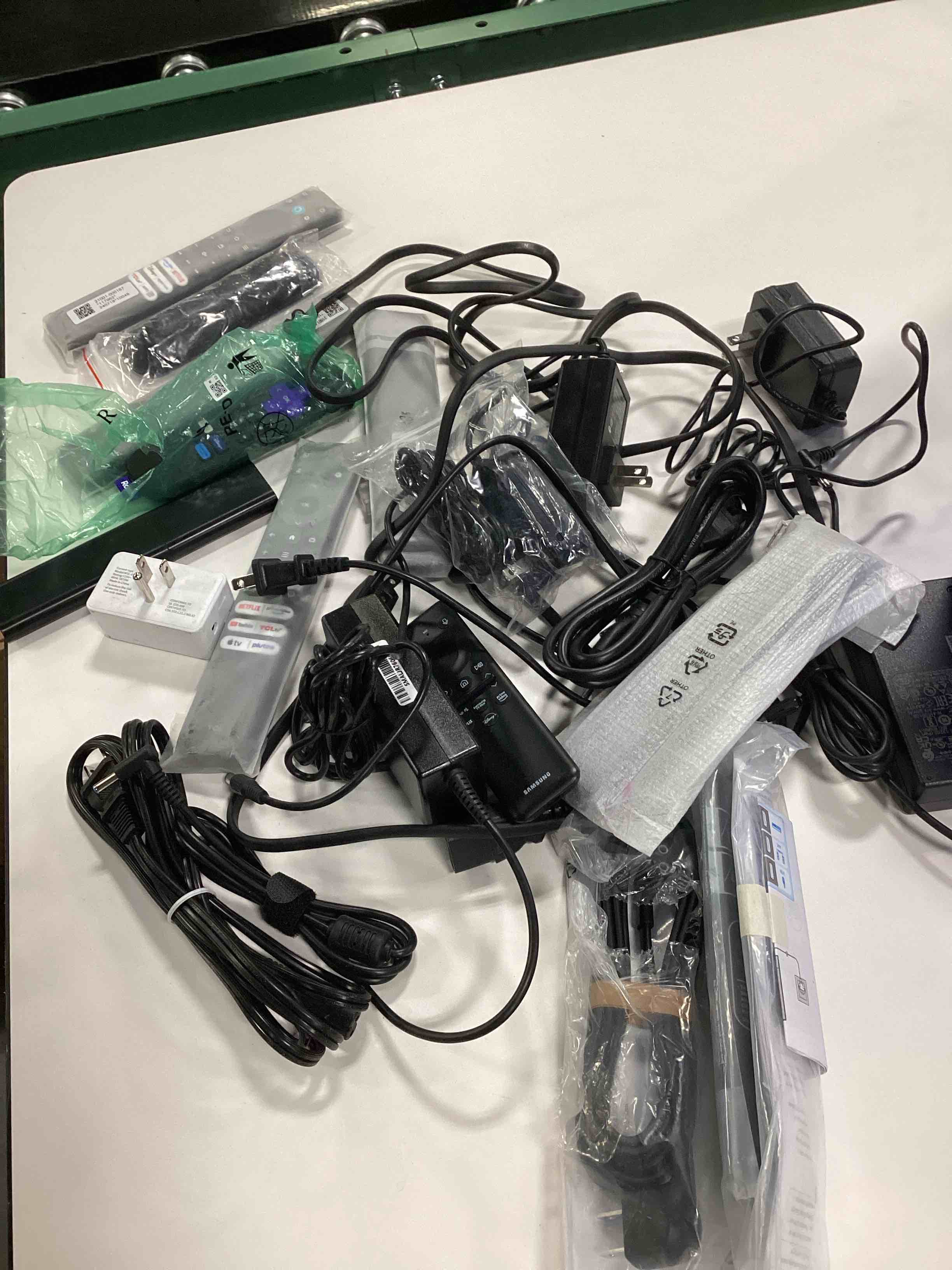 https://s3.amazonaws.com/lotting-images-prod/bidfta/PPE2345375_1752159692244.jpeg
