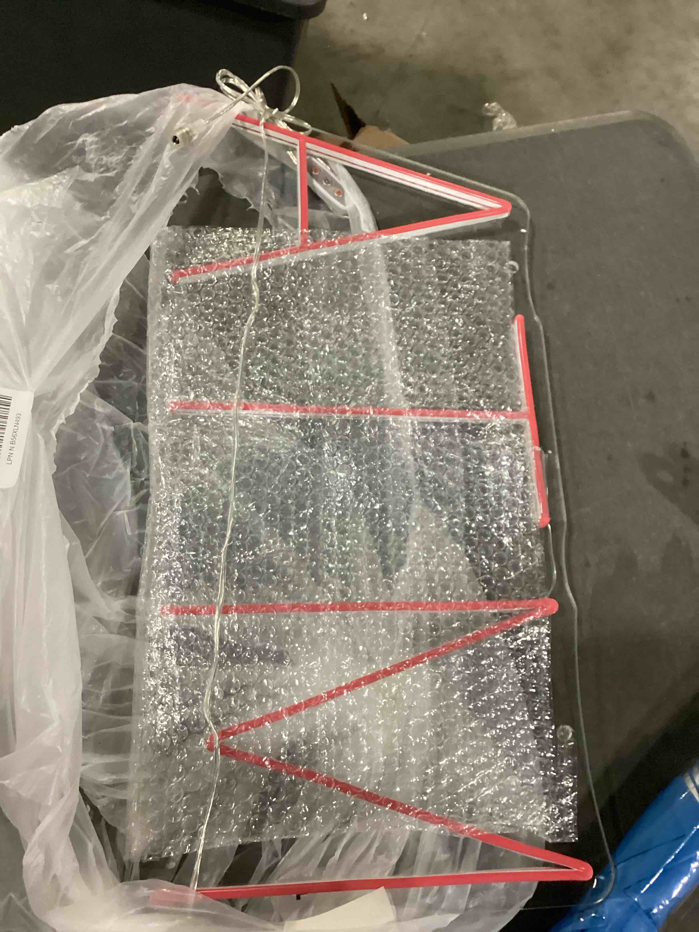 https://s3.amazonaws.com/lotting-images-prod/bidfta/PPE2347322_1750421969452.jpeg