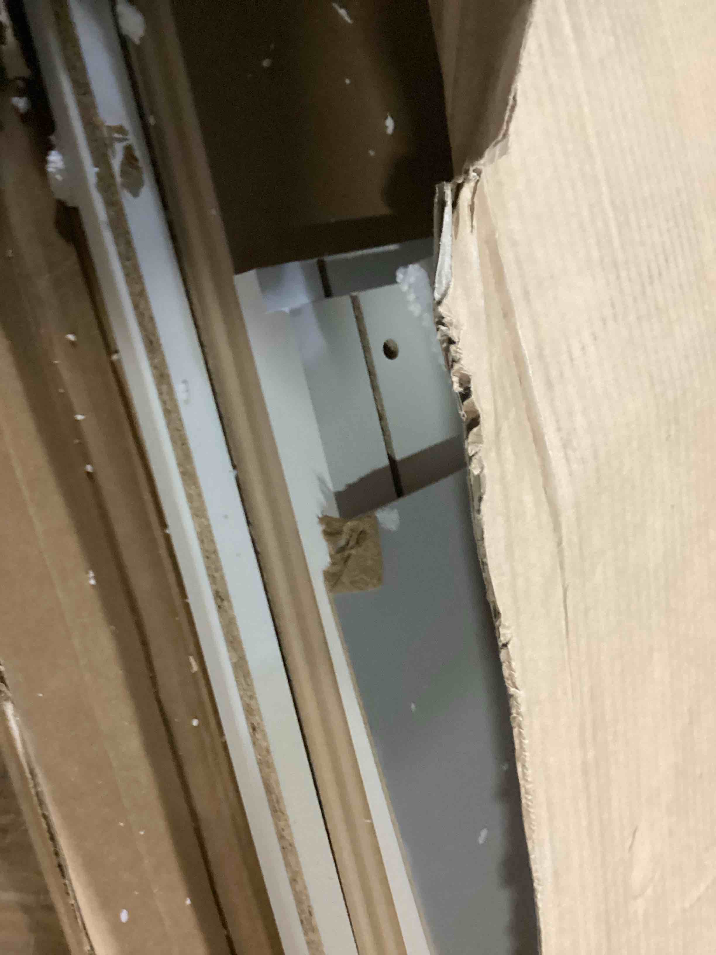 https://s3.amazonaws.com/lotting-images-prod/bidfta/PPE2347358_1750438559320.jpeg