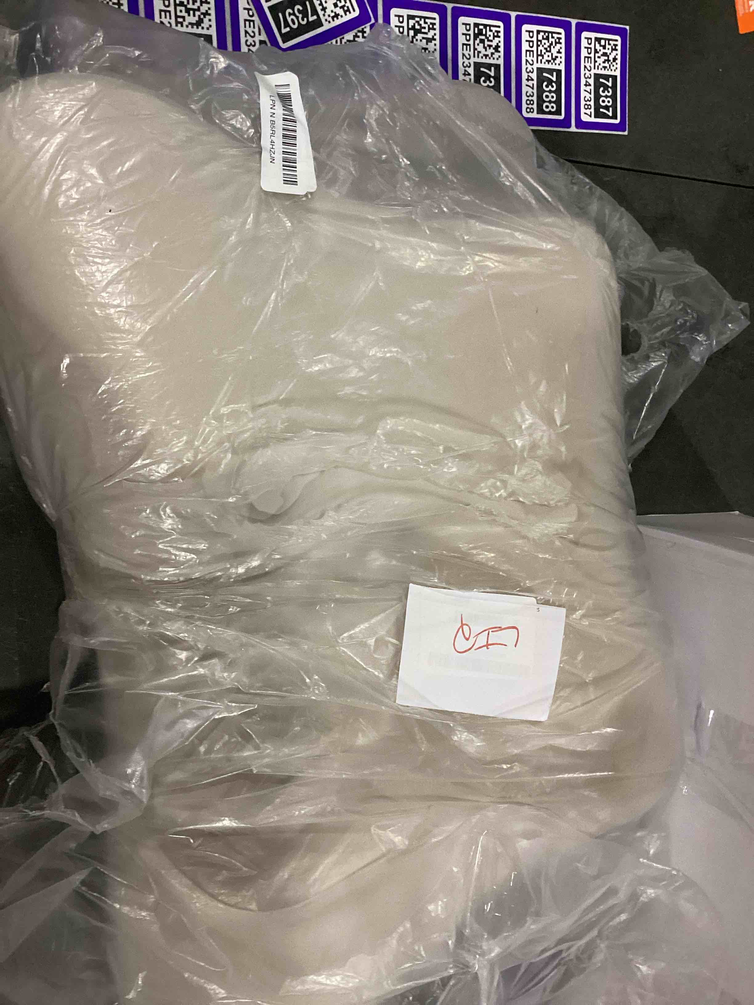 https://s3.amazonaws.com/lotting-images-prod/bidfta/PPE2347397_1750690928995.jpeg