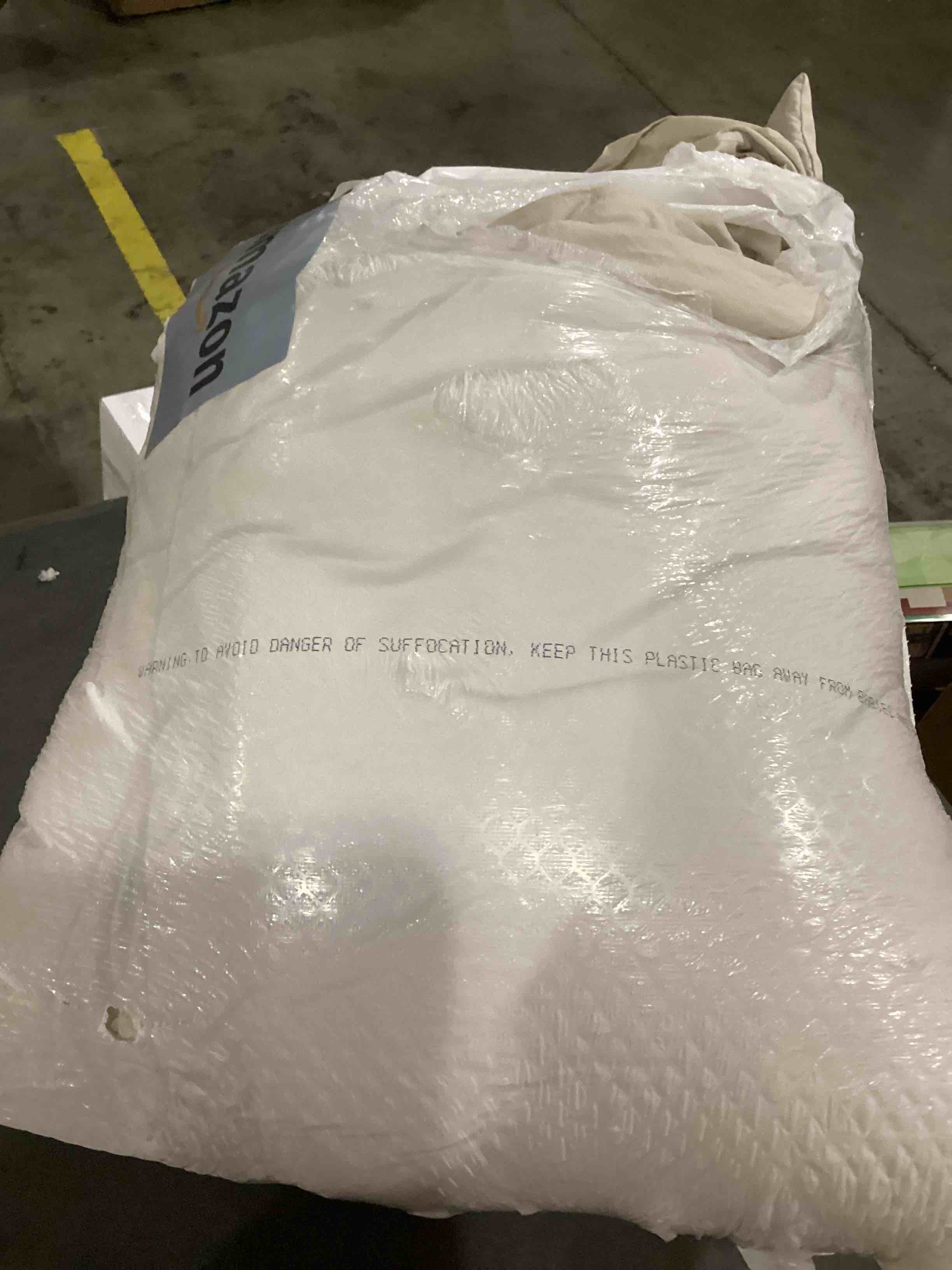 https://s3.amazonaws.com/lotting-images-prod/bidfta/PPE2347401_1750693045751.jpeg