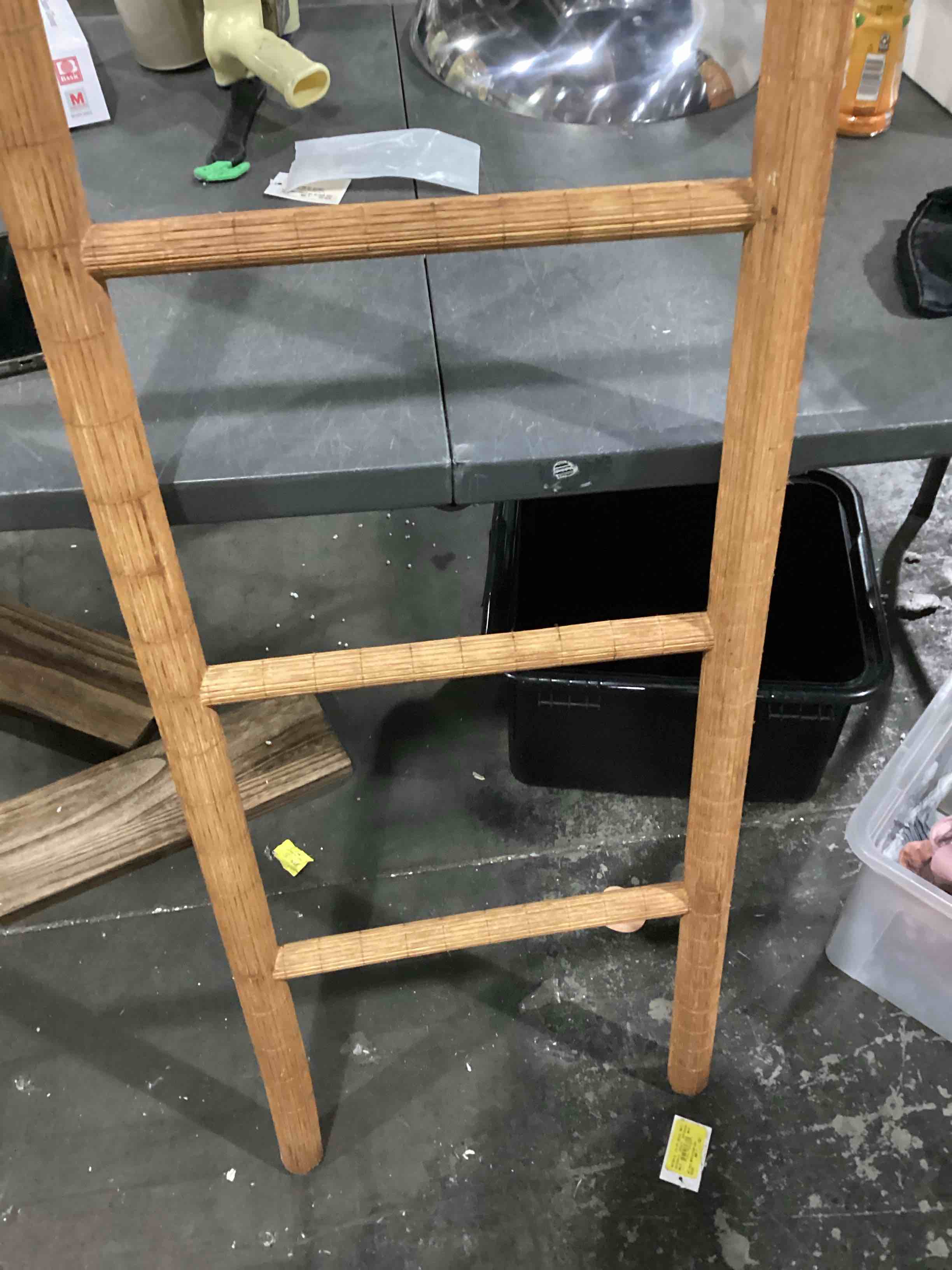 https://s3.amazonaws.com/lotting-images-prod/bidfta/PPE2348165_1751383576807.jpeg