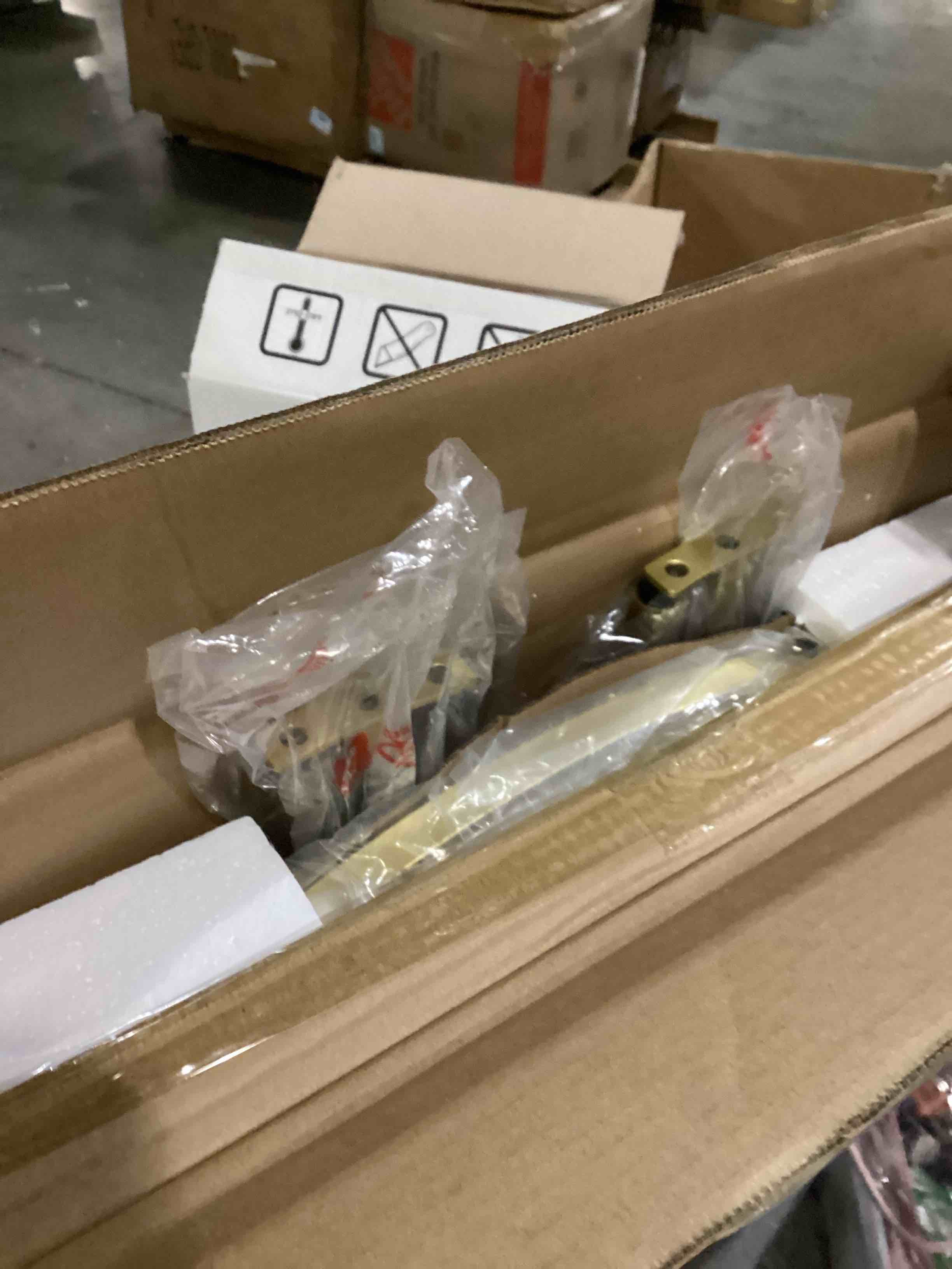 https://s3.amazonaws.com/lotting-images-prod/bidfta/PPE2348371_1751561215629.jpeg