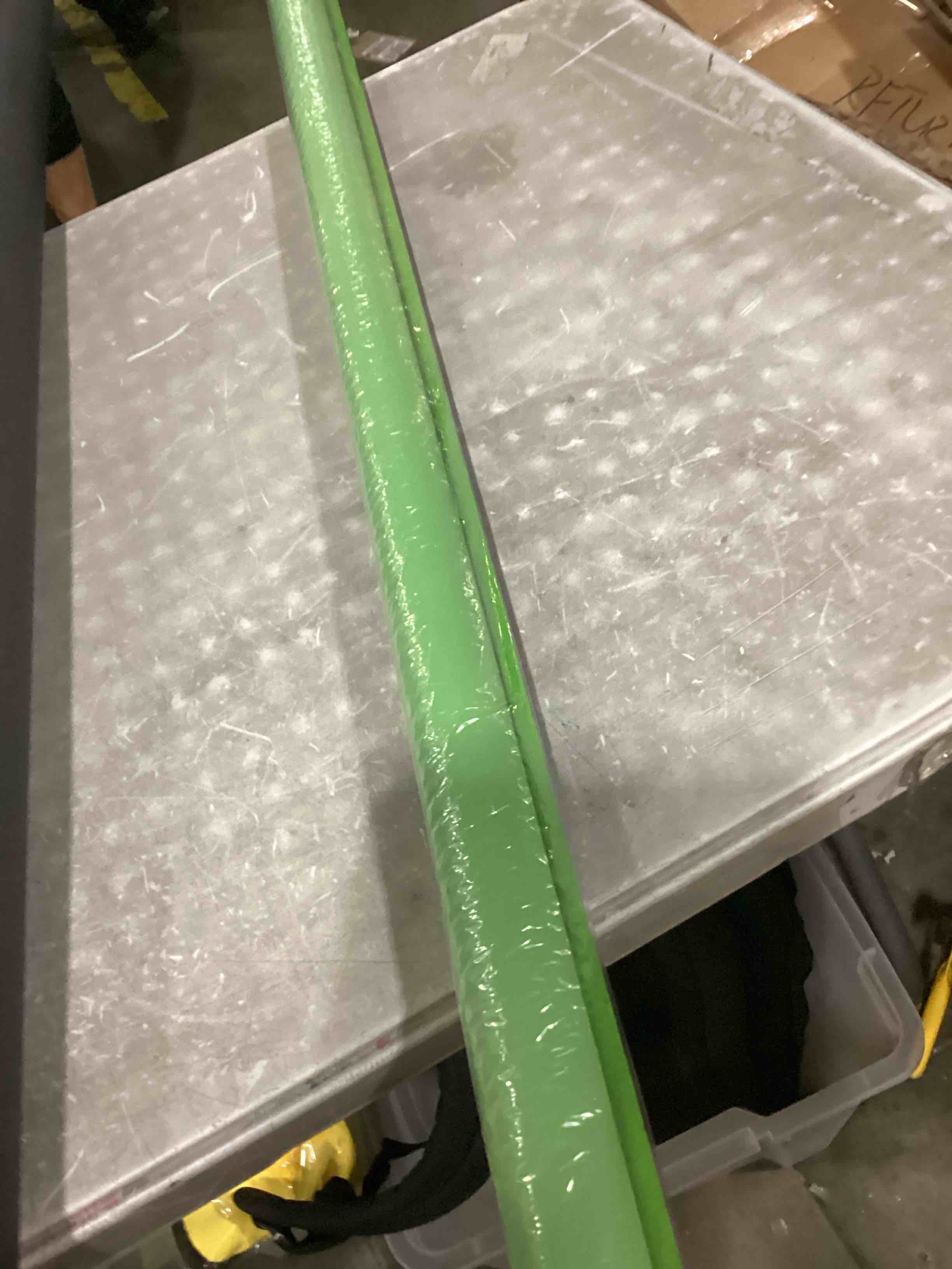 https://s3.amazonaws.com/lotting-images-prod/bidfta/PPE2350019_1749306923455.jpeg