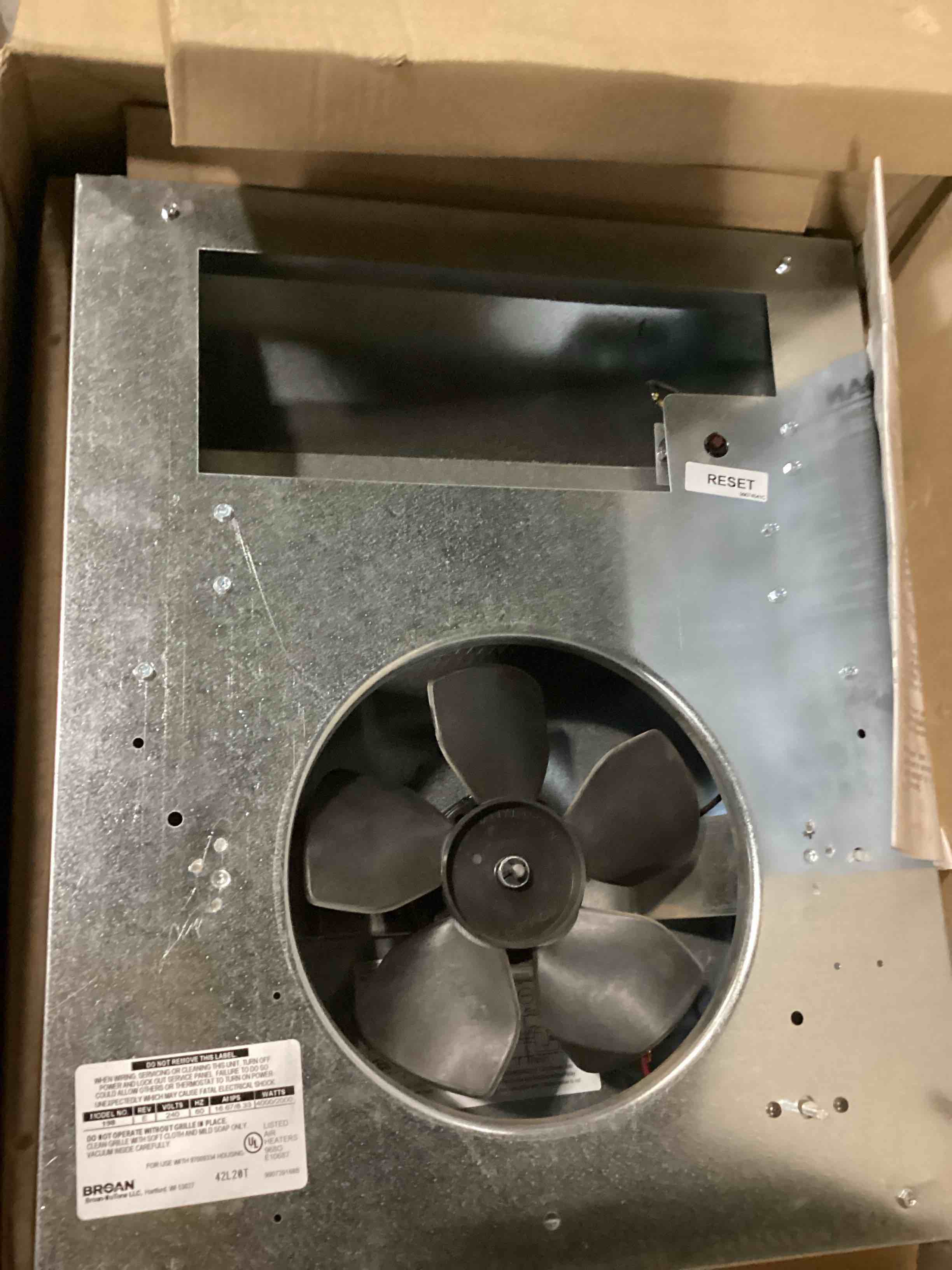 https://s3.amazonaws.com/lotting-images-prod/bidfta/PPE2350453_1749813093627.jpeg