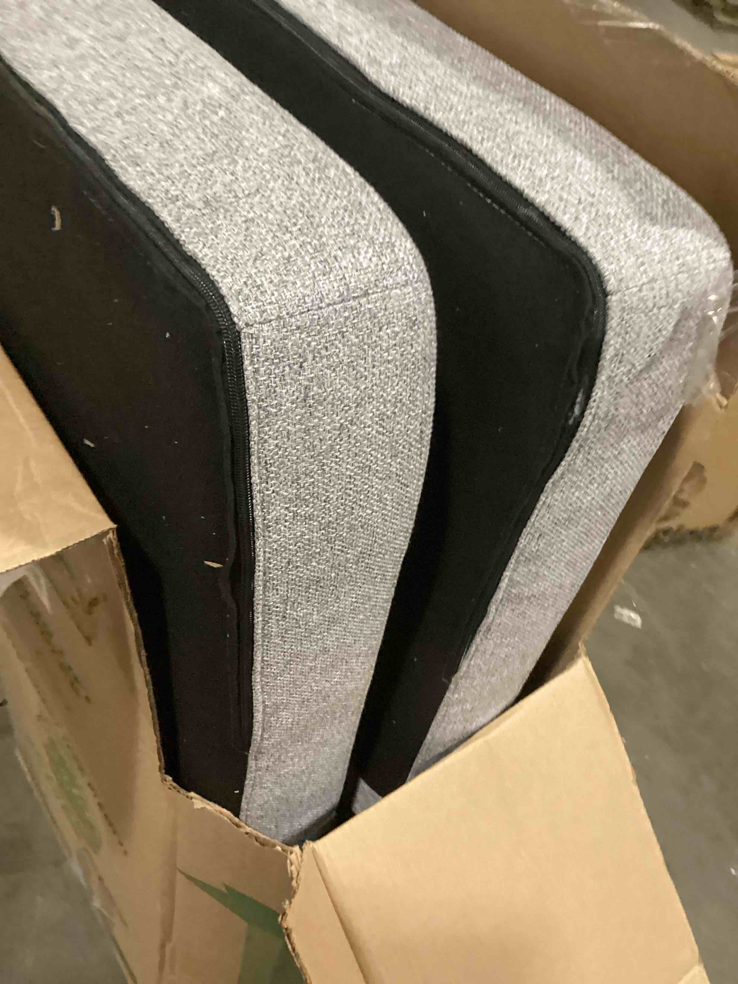 https://s3.amazonaws.com/lotting-images-prod/bidfta/PPE2350616_1749915035218.jpeg