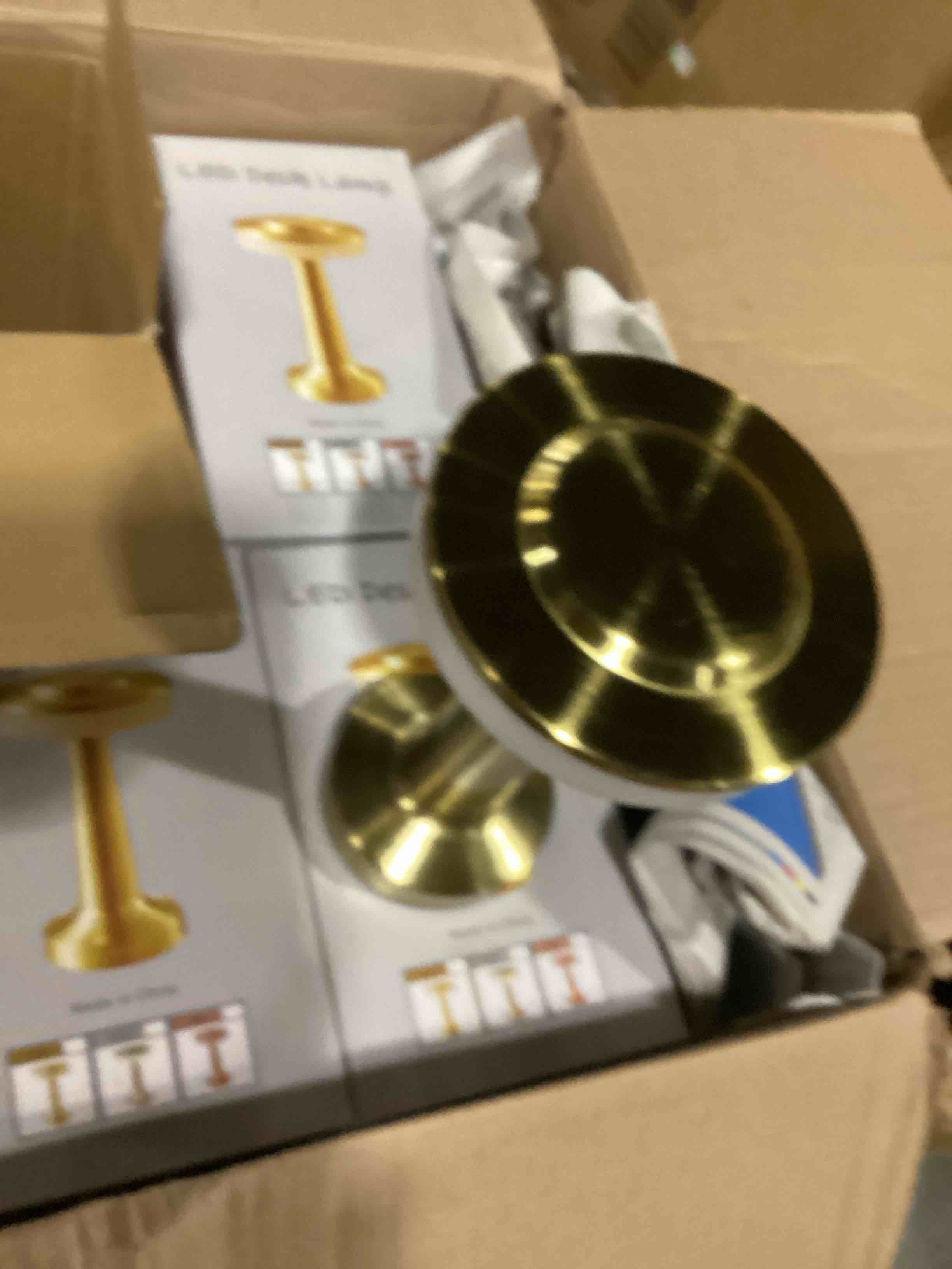 https://s3.amazonaws.com/lotting-images-prod/bidfta/PPE2350627_1749918897829.jpeg