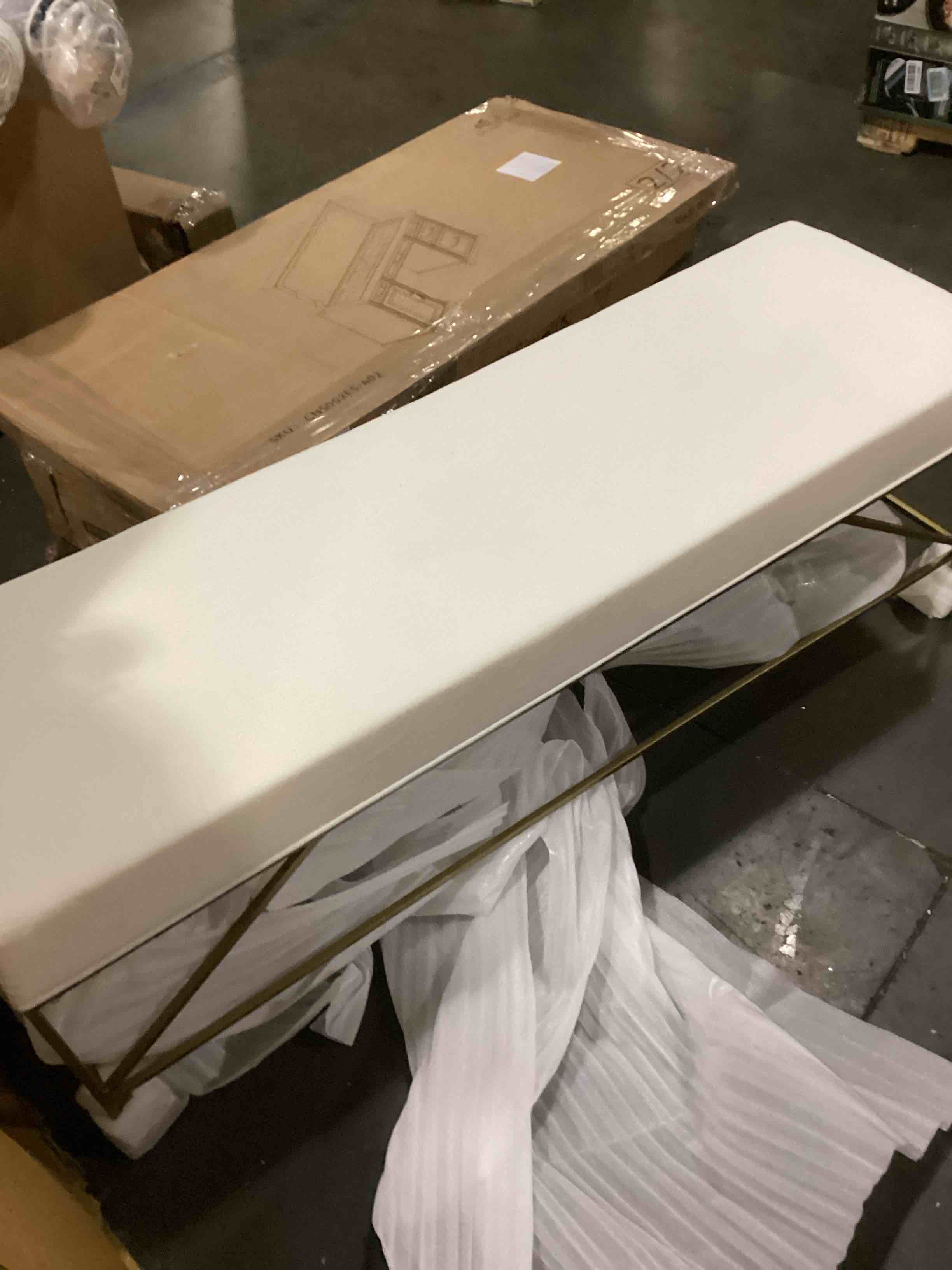 https://s3.amazonaws.com/lotting-images-prod/bidfta/PPE2350880_1750257972865.jpeg