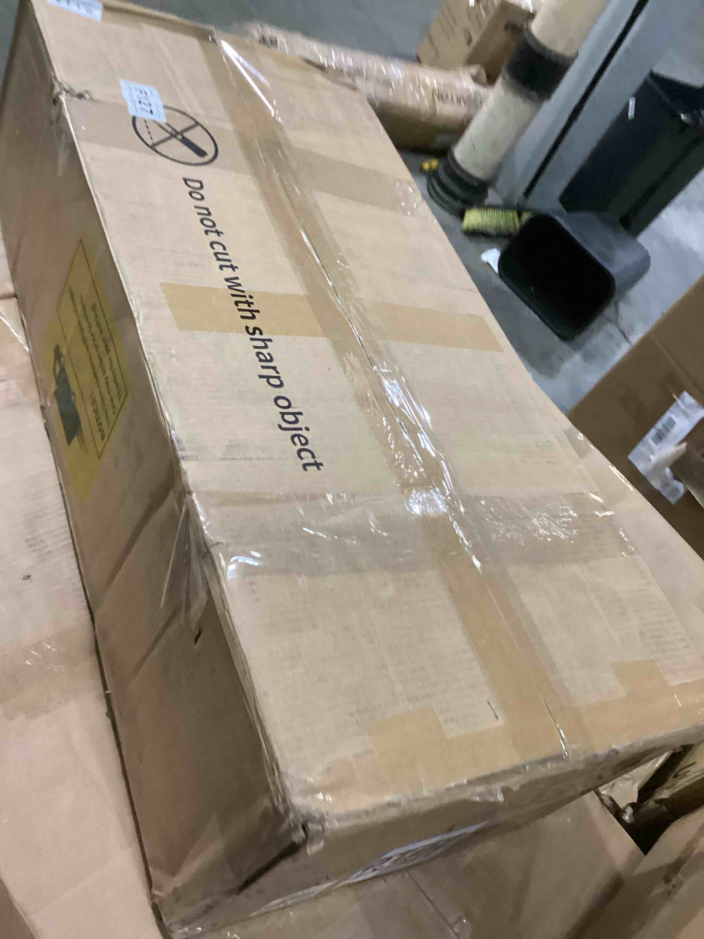 https://s3.amazonaws.com/lotting-images-prod/bidfta/PPE2350883_1750259320989.jpeg