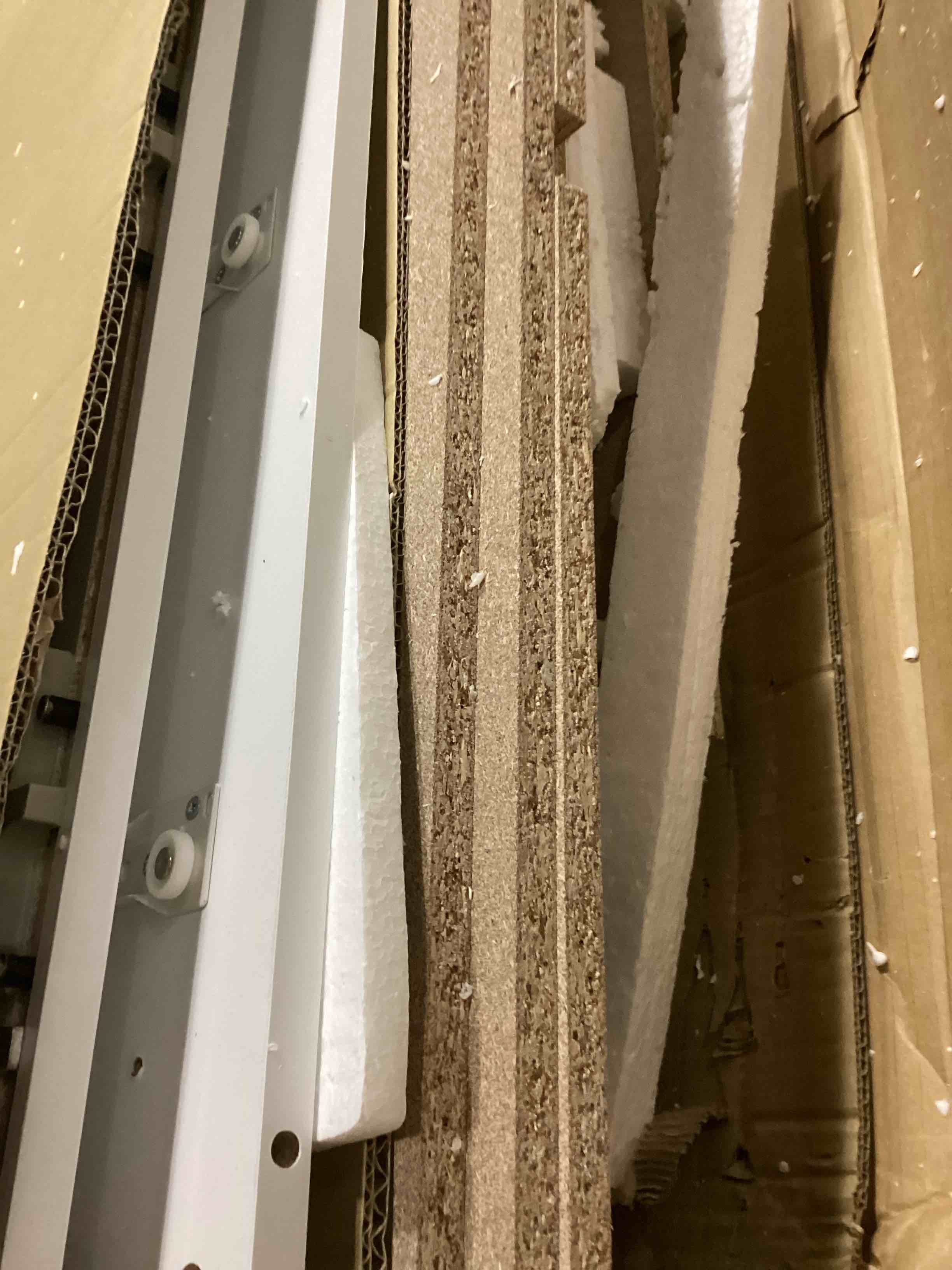 https://s3.amazonaws.com/lotting-images-prod/bidfta/PPE2350889_1750261002855.jpeg