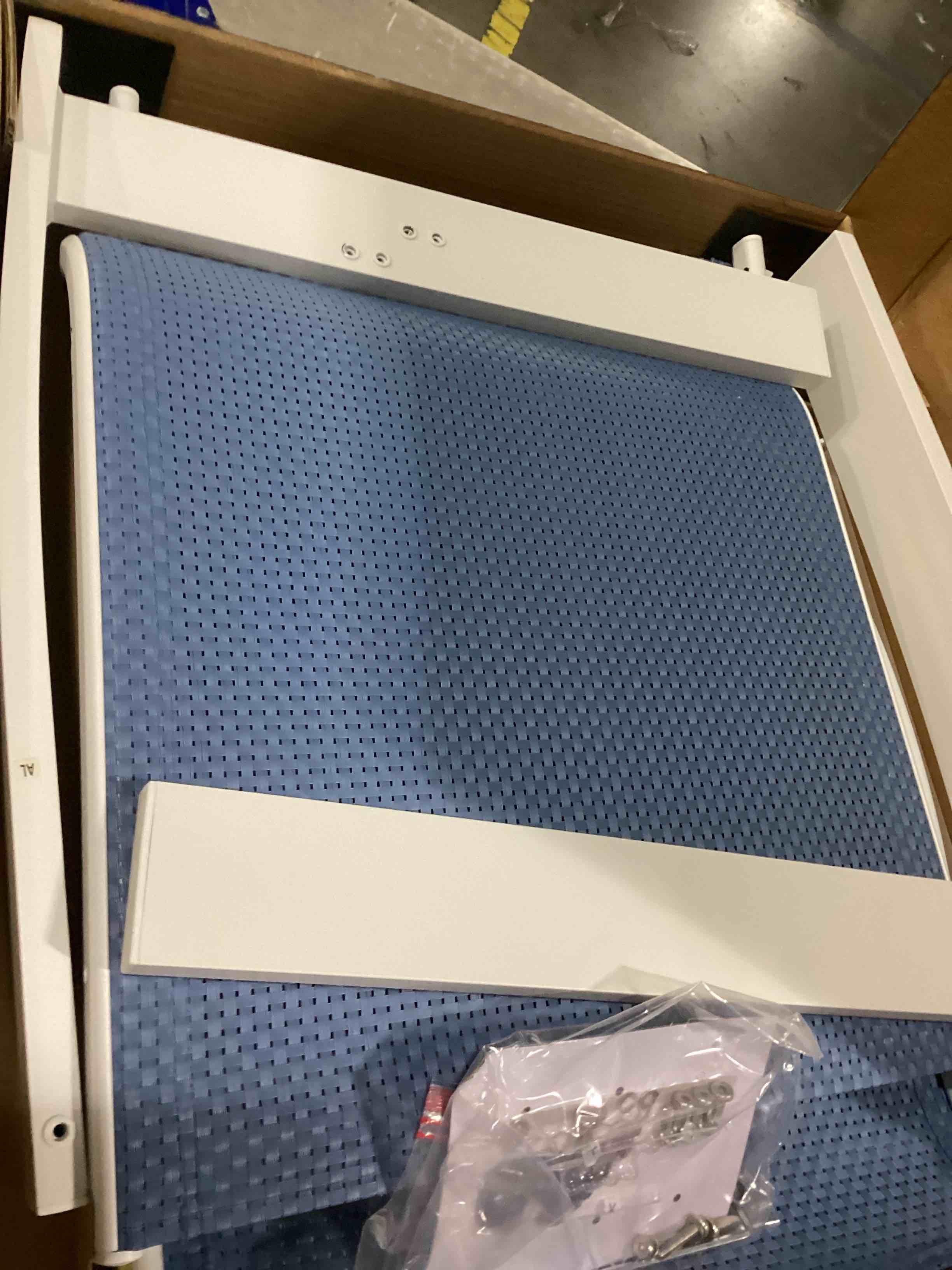 https://s3.amazonaws.com/lotting-images-prod/bidfta/PPE2351012_1750417534445.jpeg