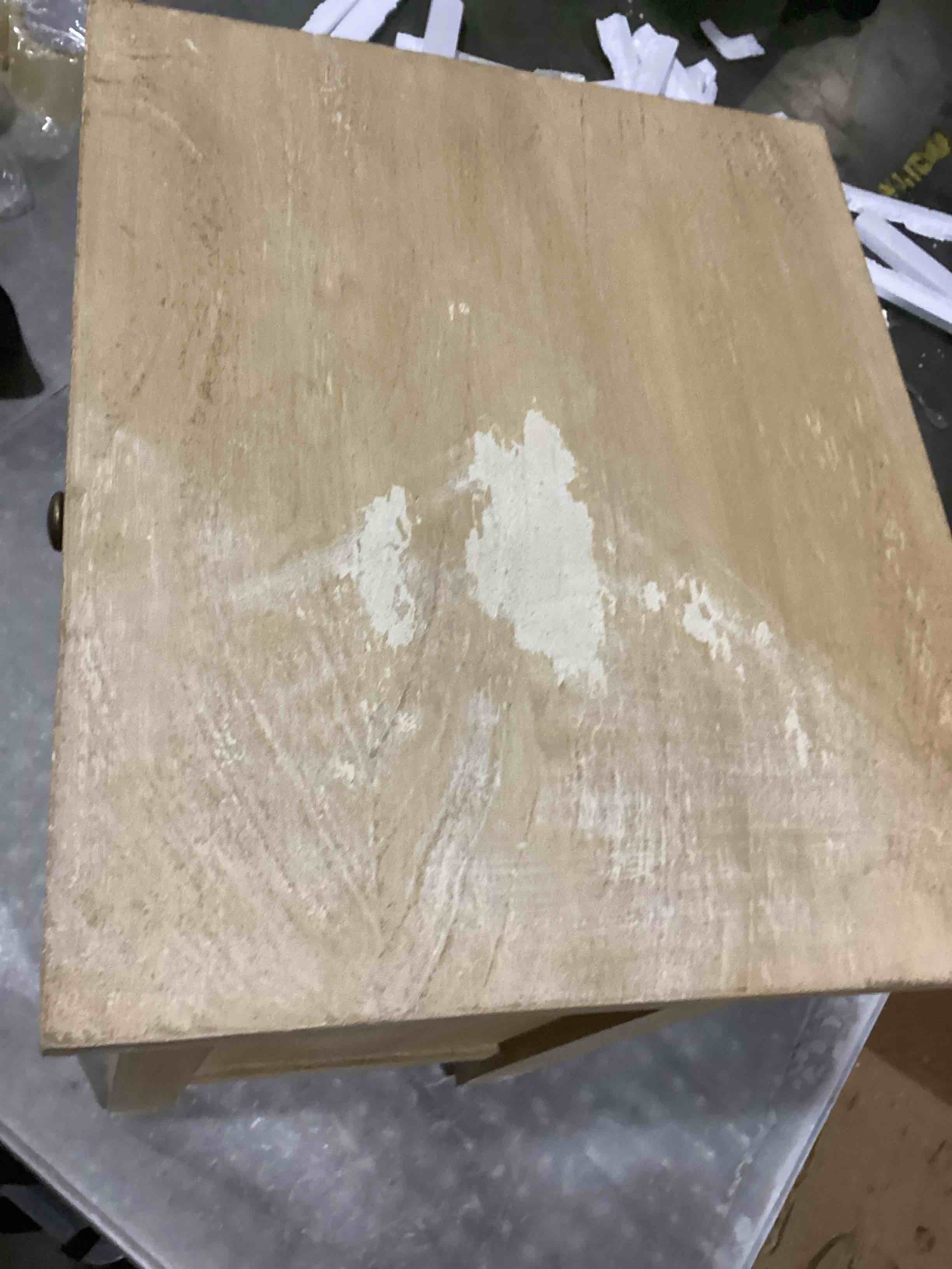 https://s3.amazonaws.com/lotting-images-prod/bidfta/PPE2351058_1750432006048.jpeg
