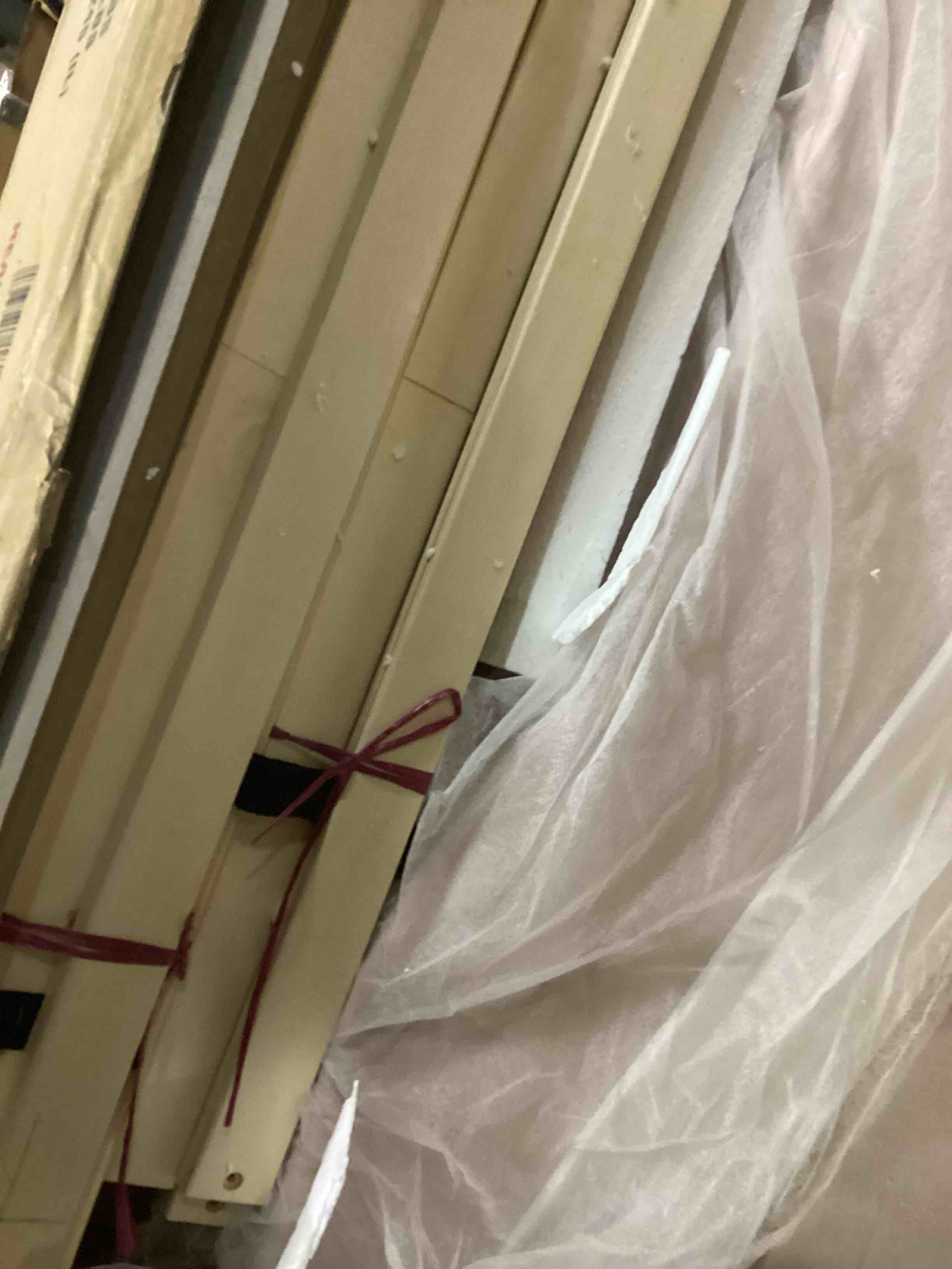 https://s3.amazonaws.com/lotting-images-prod/bidfta/PPE2351080_1750441284136.jpeg