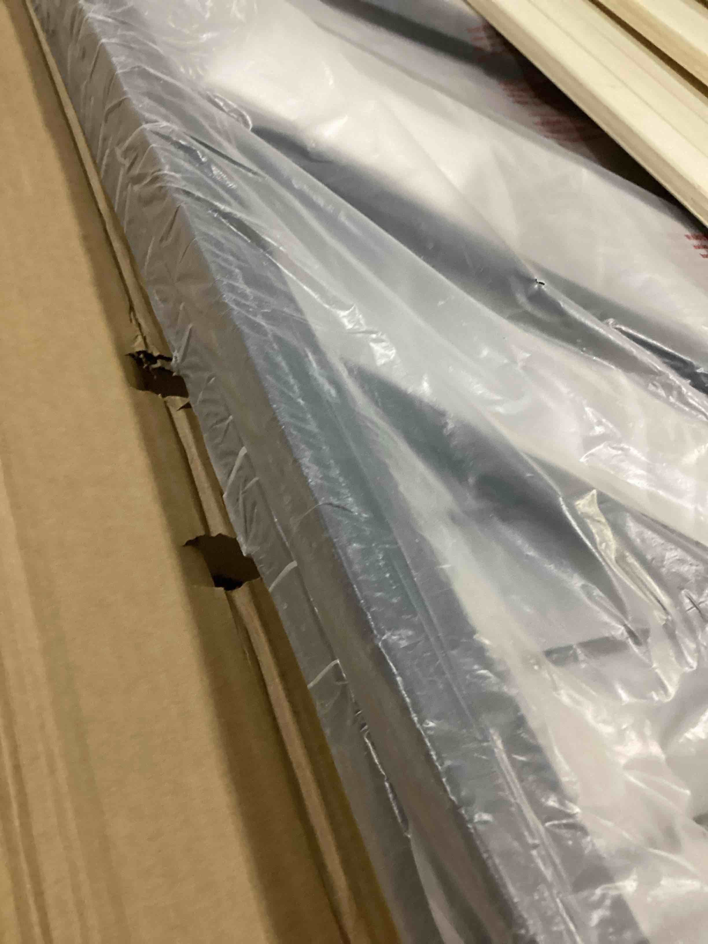 https://s3.amazonaws.com/lotting-images-prod/bidfta/PPE2351103_1750506145108.jpeg