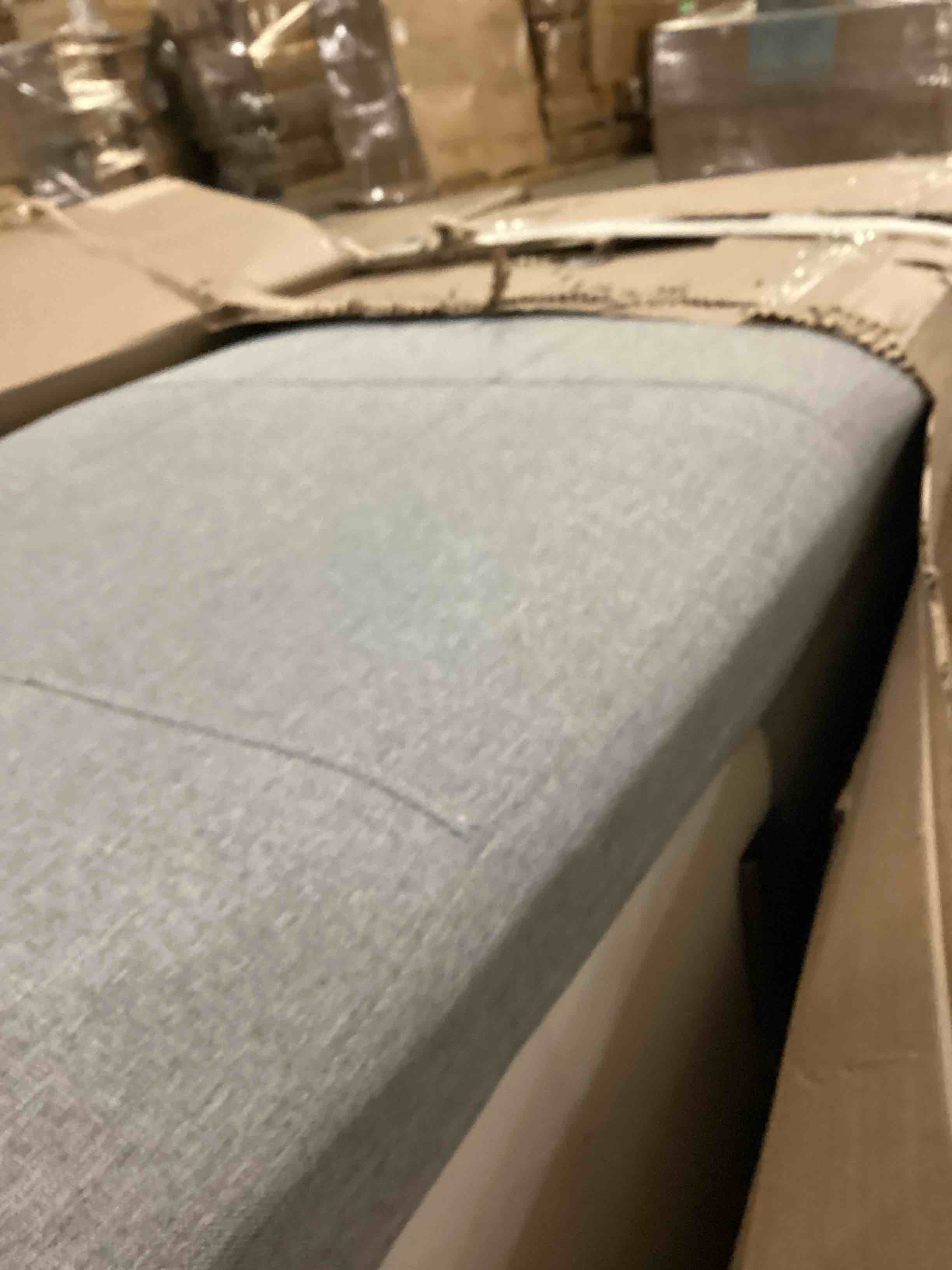 https://s3.amazonaws.com/lotting-images-prod/bidfta/PPE2351199_1750681437982.jpeg