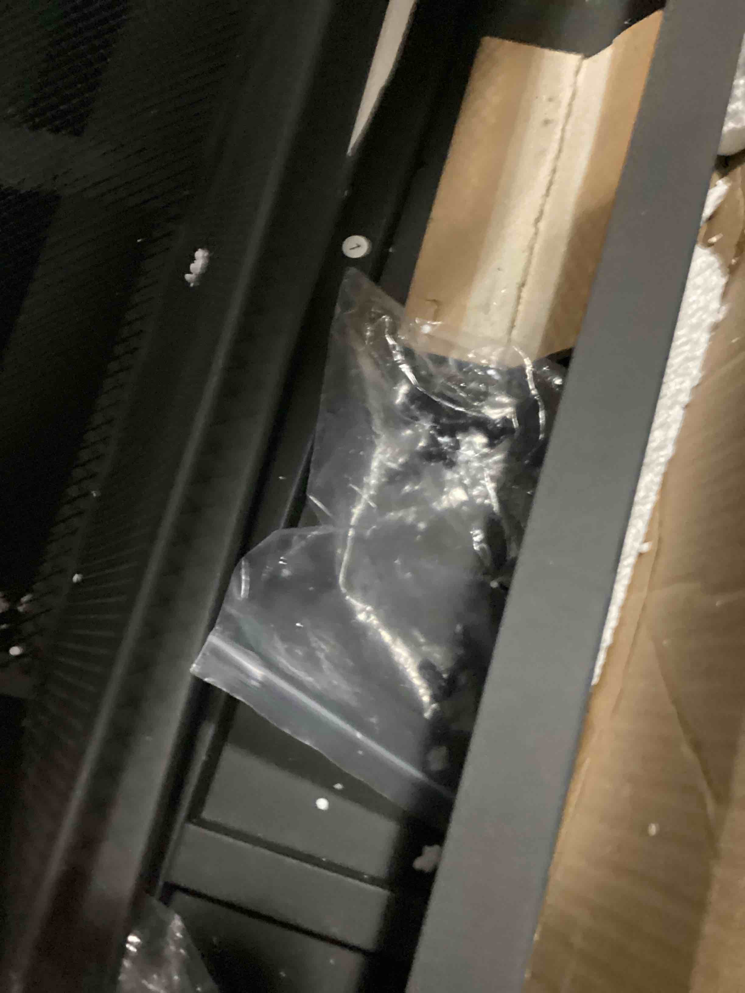 https://s3.amazonaws.com/lotting-images-prod/bidfta/PPE2351225_1750692721912.jpeg