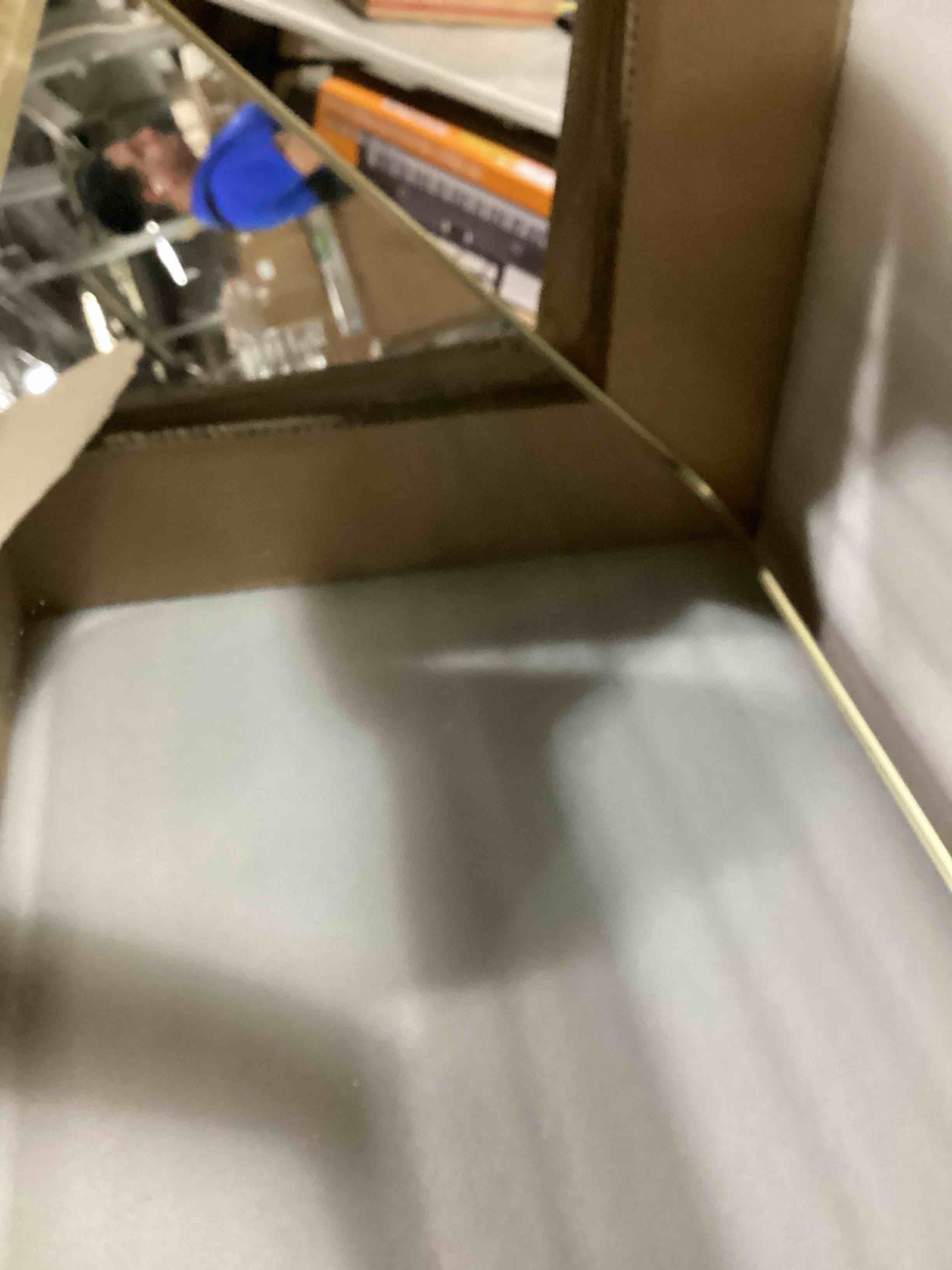 https://s3.amazonaws.com/lotting-images-prod/bidfta/PPE2351228_1750693324723.jpeg