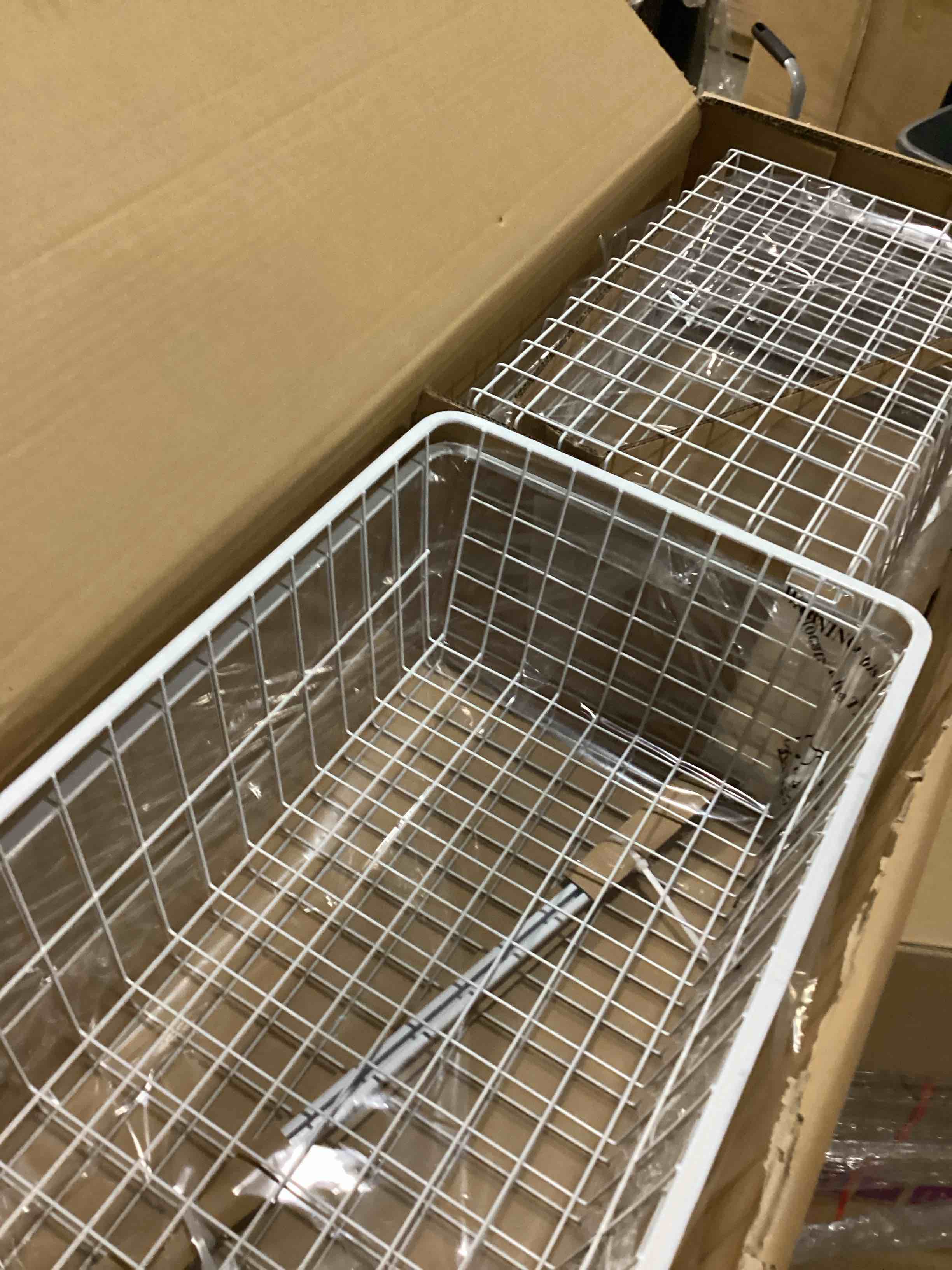https://s3.amazonaws.com/lotting-images-prod/bidfta/PPE2351258_1750763733623.jpeg