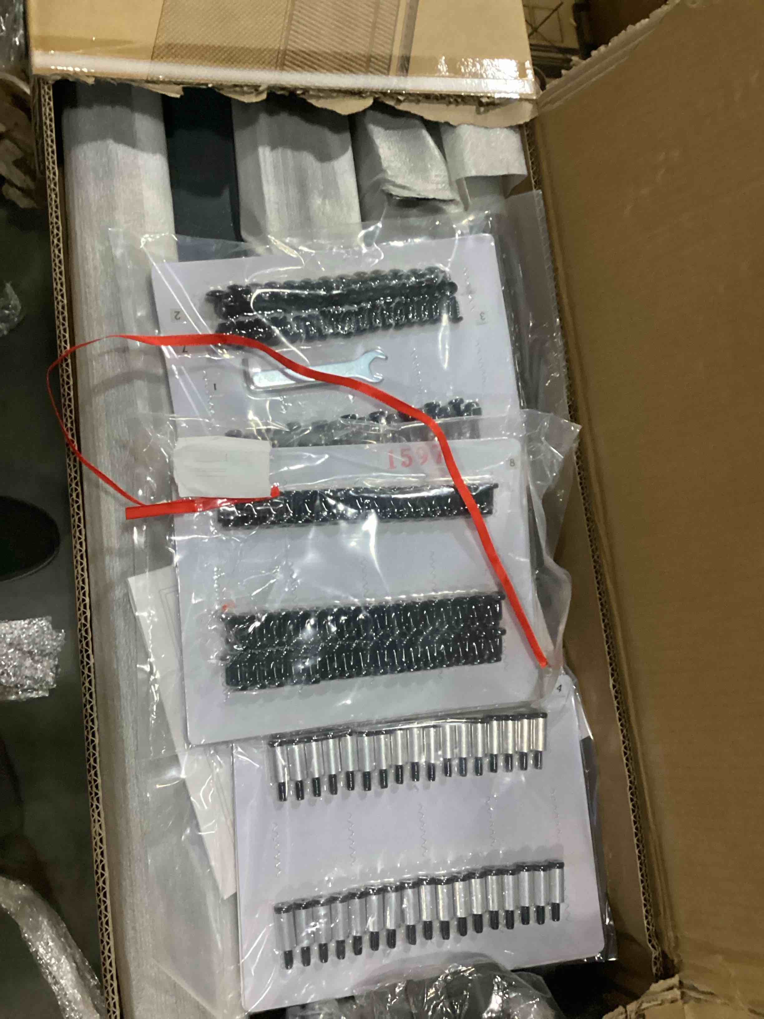 https://s3.amazonaws.com/lotting-images-prod/bidfta/PPE2351263_1750765292812.jpeg