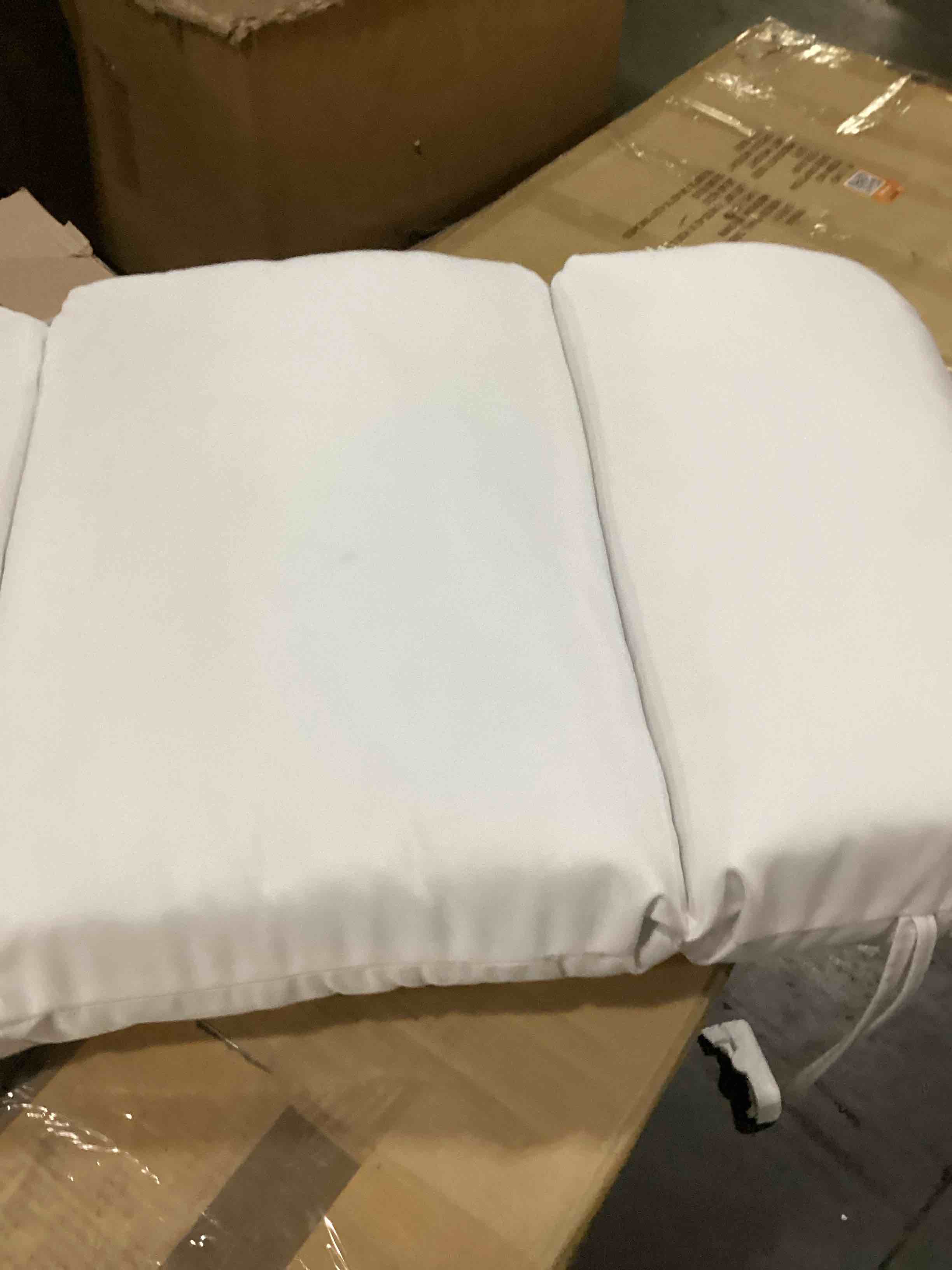 https://s3.amazonaws.com/lotting-images-prod/bidfta/PPE2351418_1750938674970.jpeg