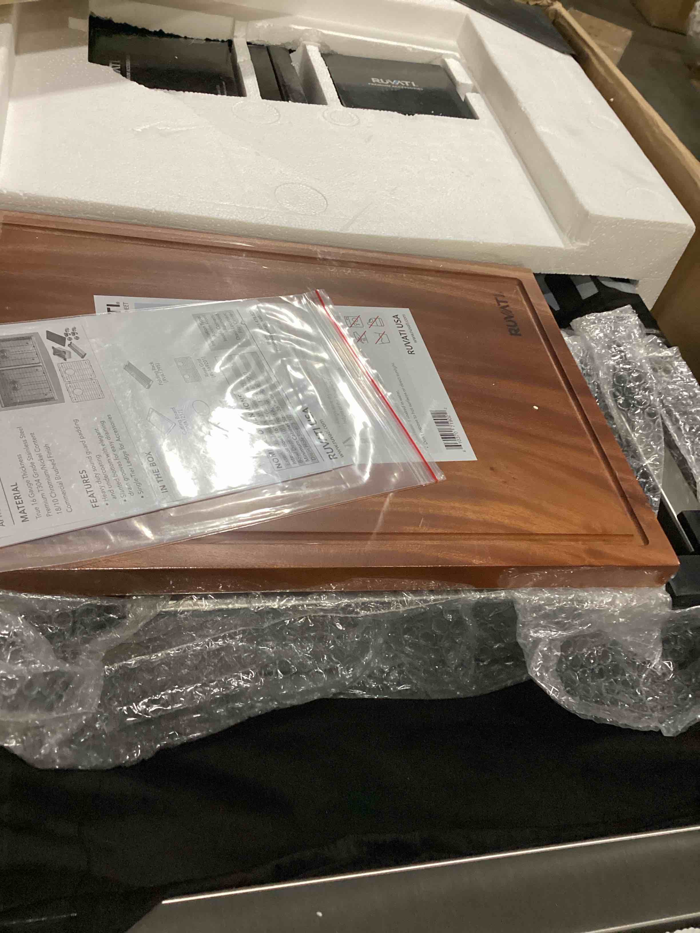 https://s3.amazonaws.com/lotting-images-prod/bidfta/PPE2351422_1750940032237.jpeg