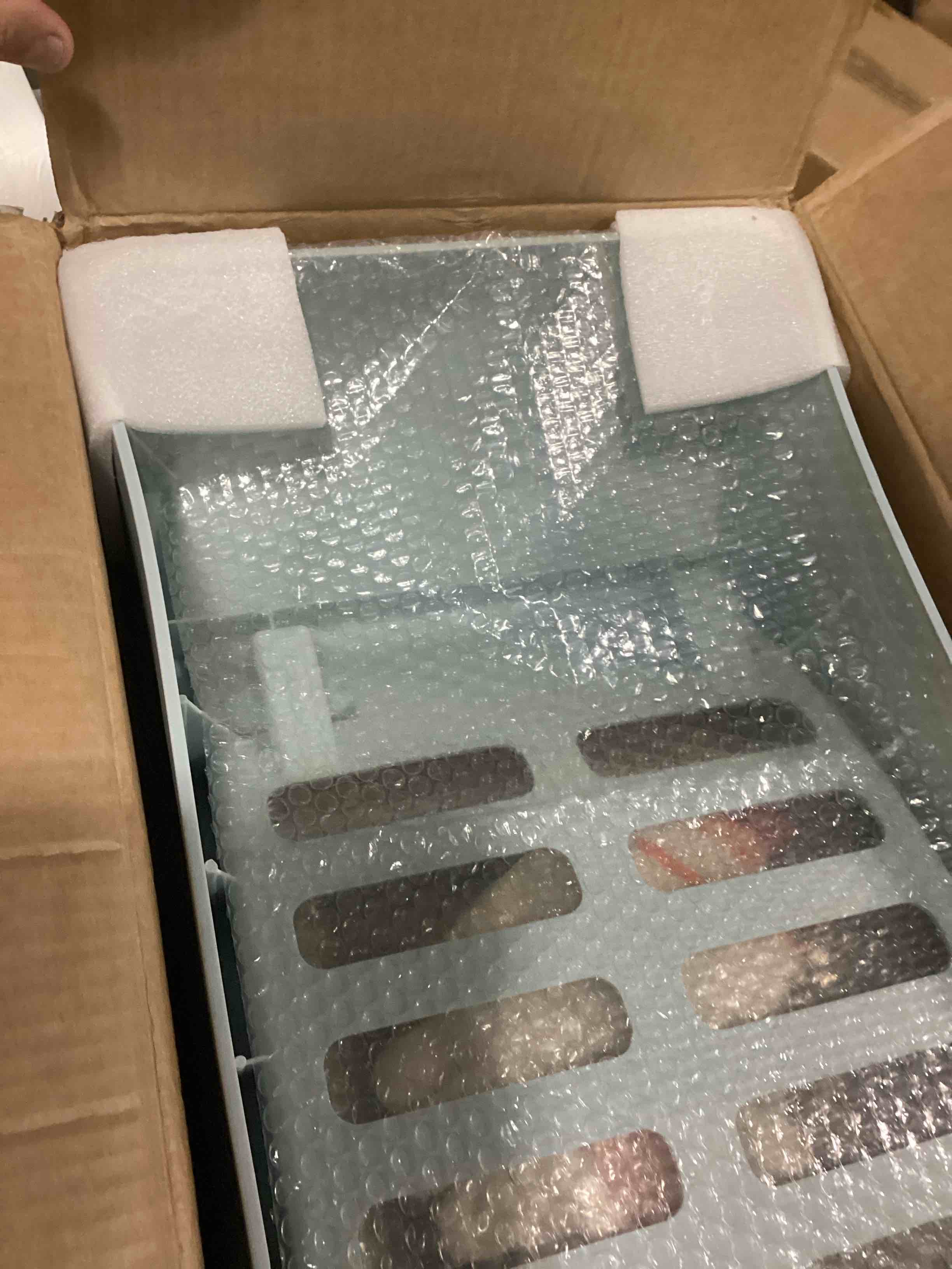 https://s3.amazonaws.com/lotting-images-prod/bidfta/PPE2351613_1751294025201.jpeg