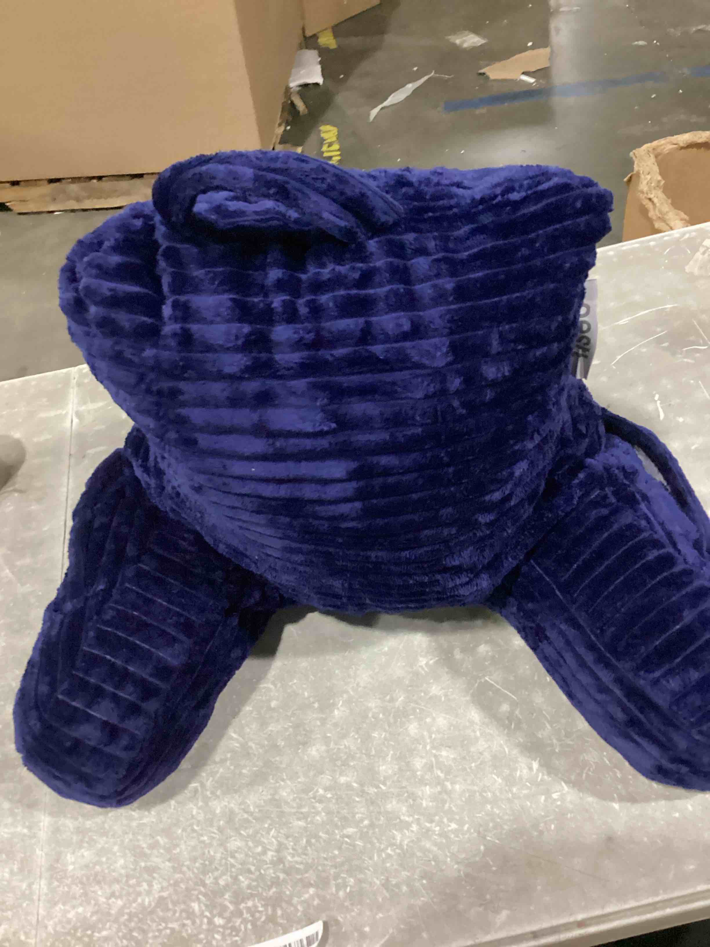 https://s3.amazonaws.com/lotting-images-prod/bidfta/PPE2351657_1751305429308.jpeg