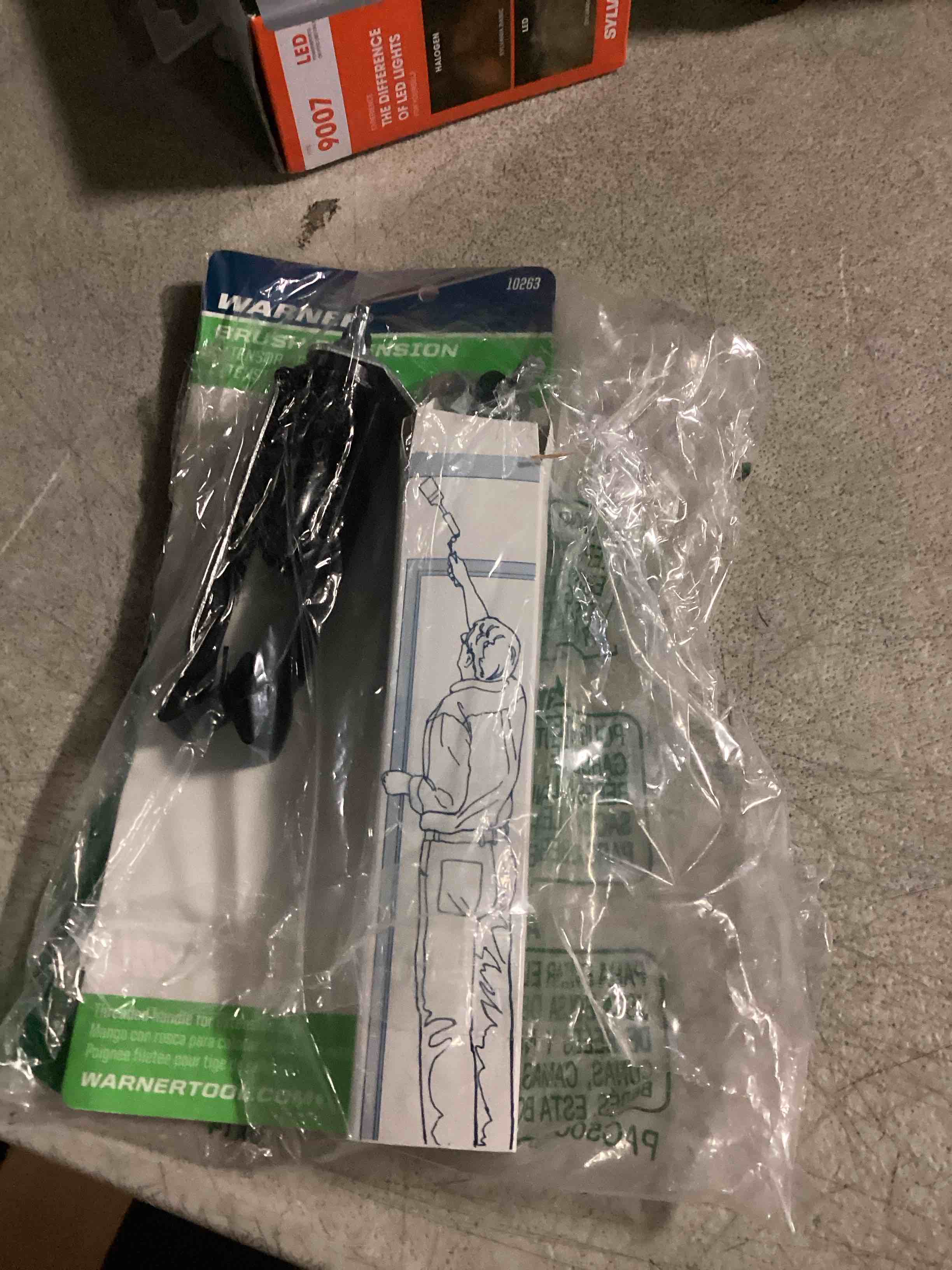 https://s3.amazonaws.com/lotting-images-prod/bidfta/PPE2353329_1745261619572.jpeg