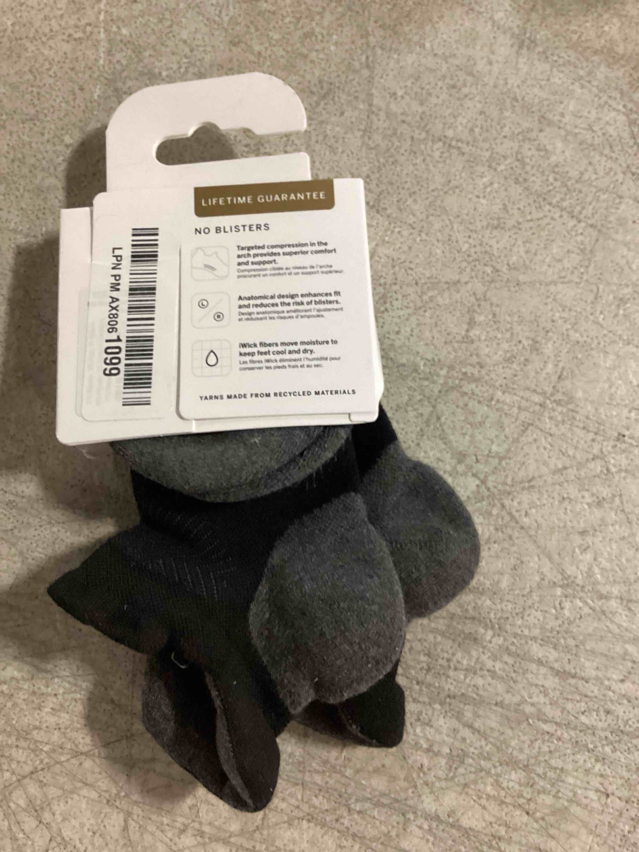 https://s3.amazonaws.com/lotting-images-prod/bidfta/PPE2353622_1745416472420.jpeg