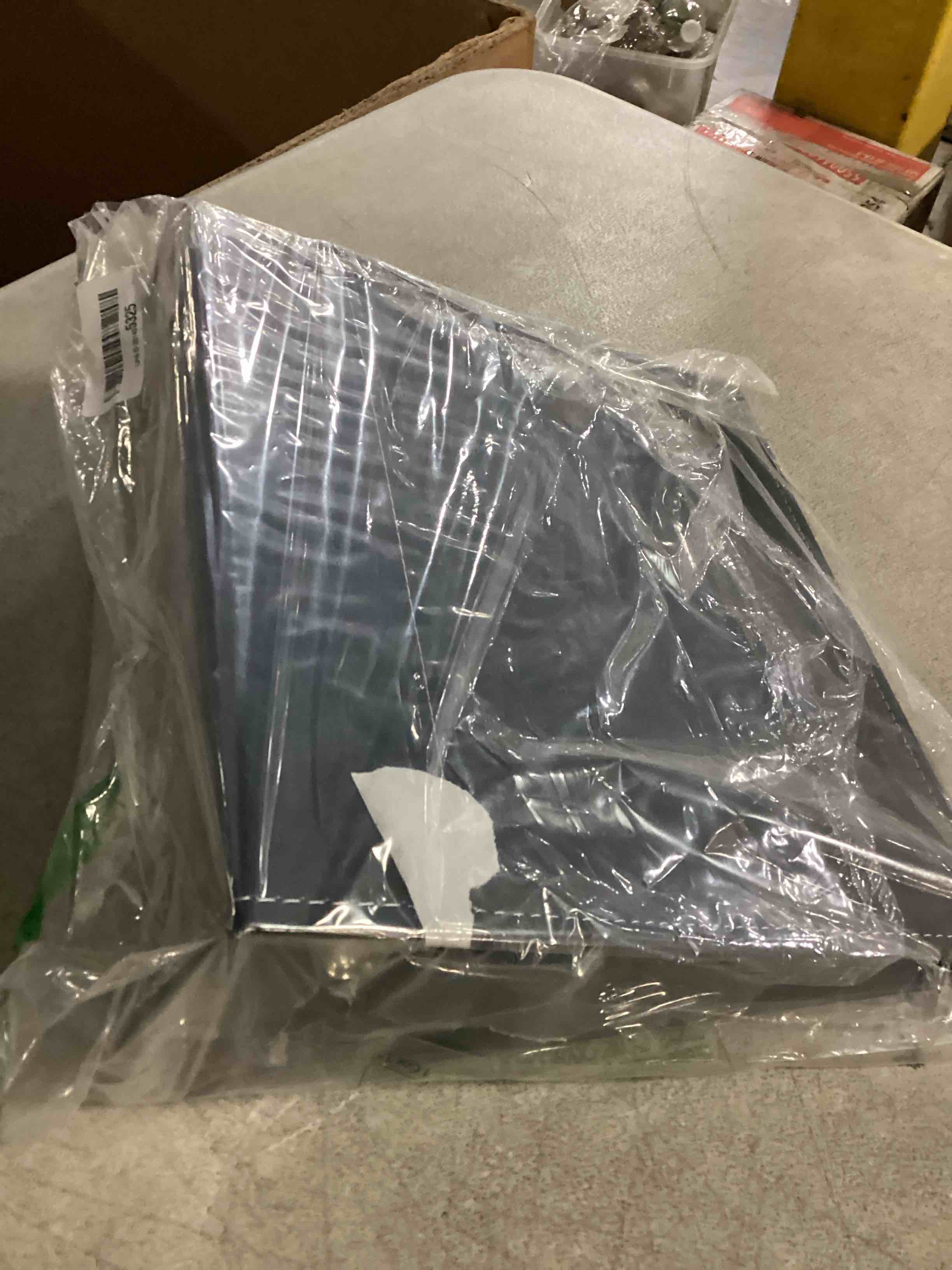 https://s3.amazonaws.com/lotting-images-prod/bidfta/PPE2353855_1745506822829.jpeg