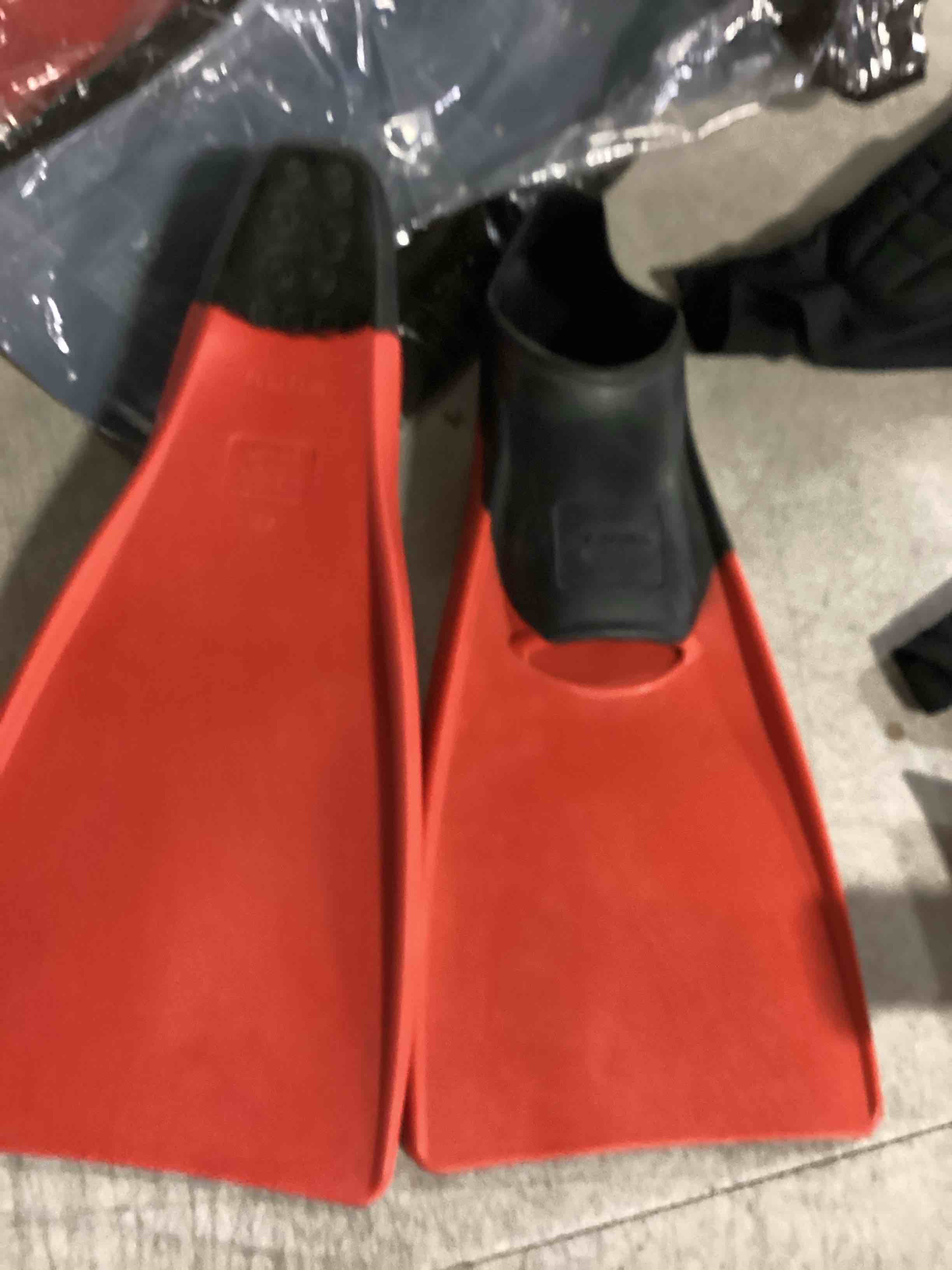https://s3.amazonaws.com/lotting-images-prod/bidfta/PPE2353987_1745580282338.jpeg