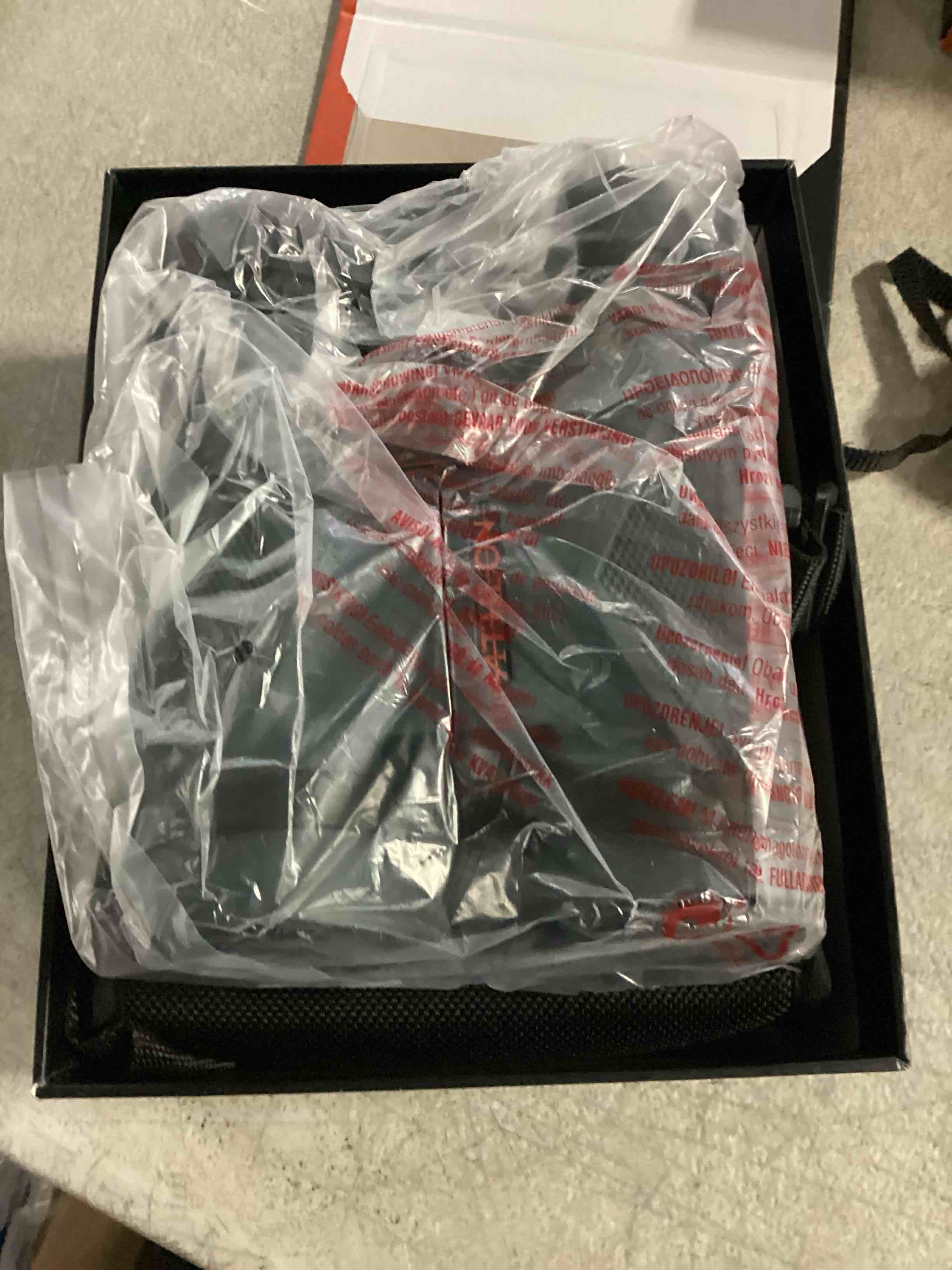 https://s3.amazonaws.com/lotting-images-prod/bidfta/PPE2354009_1745584425872.jpeg