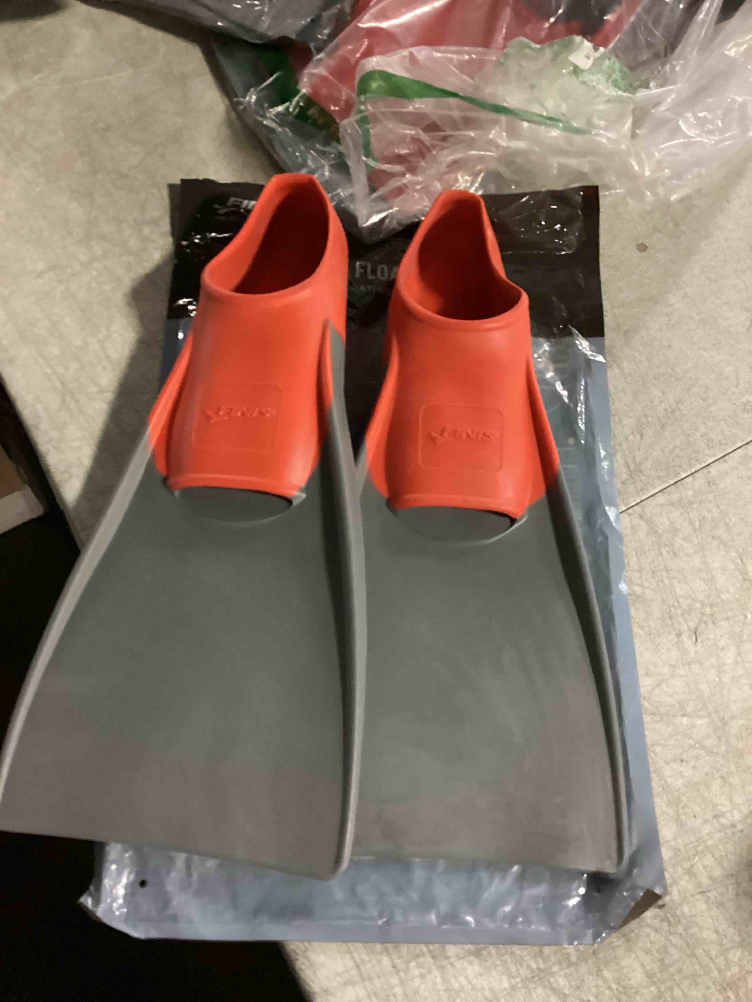 https://s3.amazonaws.com/lotting-images-prod/bidfta/PPE2354027_1745588034625.jpeg
