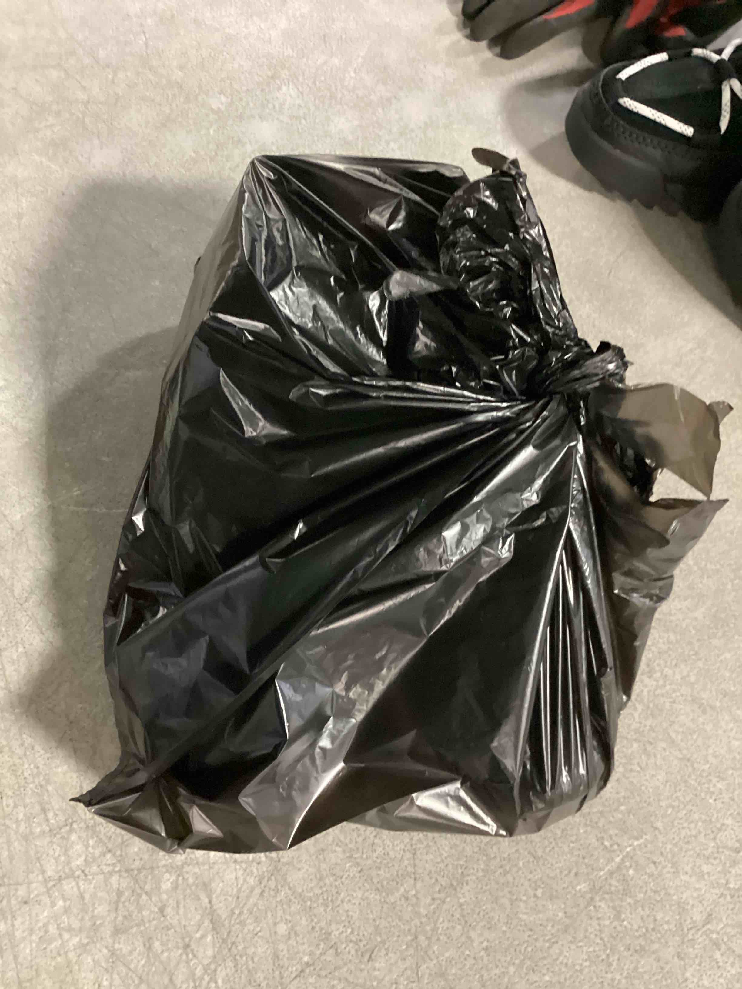 https://s3.amazonaws.com/lotting-images-prod/bidfta/PPE2354029_1745591625193.jpeg