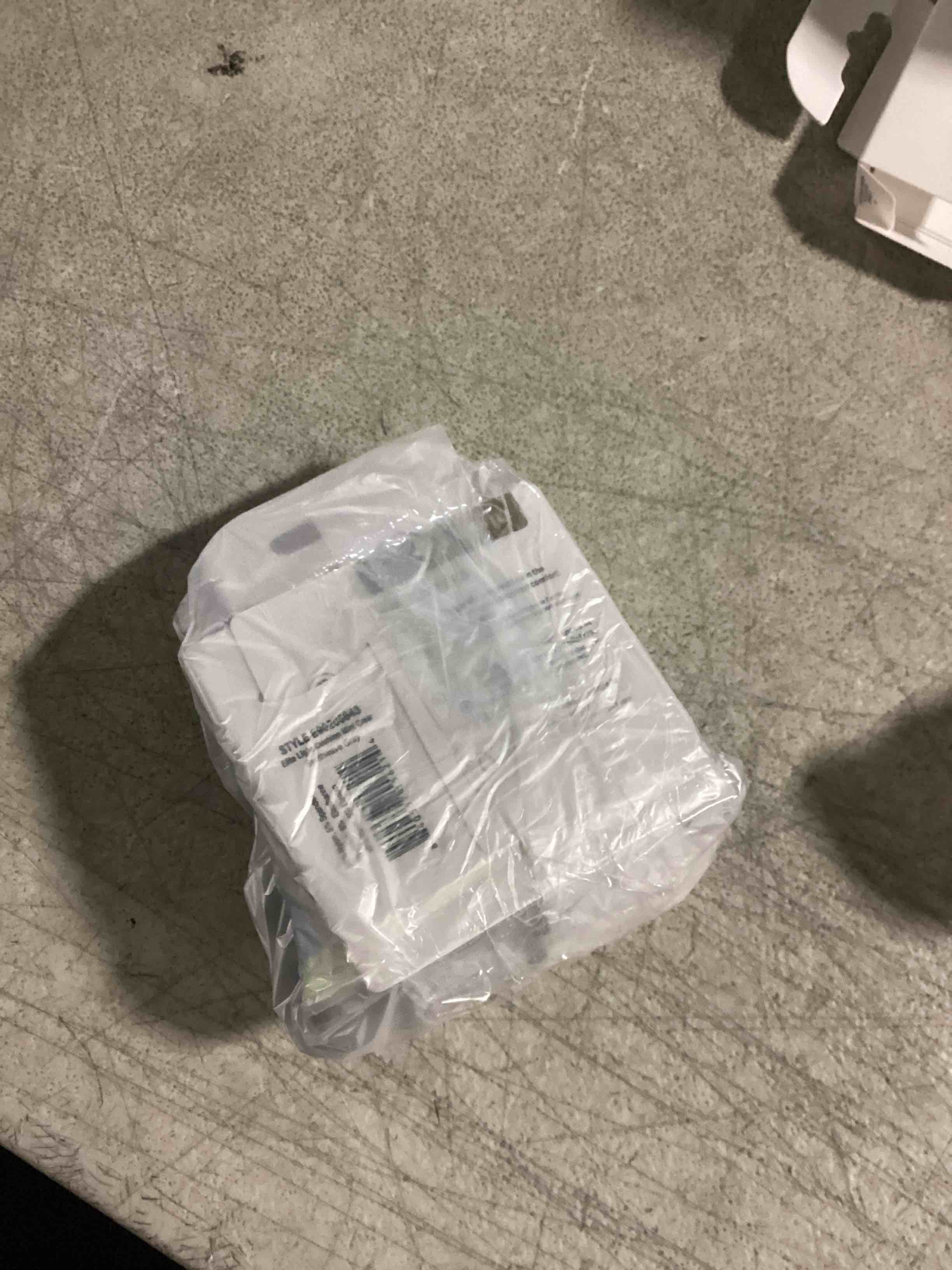 https://s3.amazonaws.com/lotting-images-prod/bidfta/PPE2354045_1745594031146.jpeg
