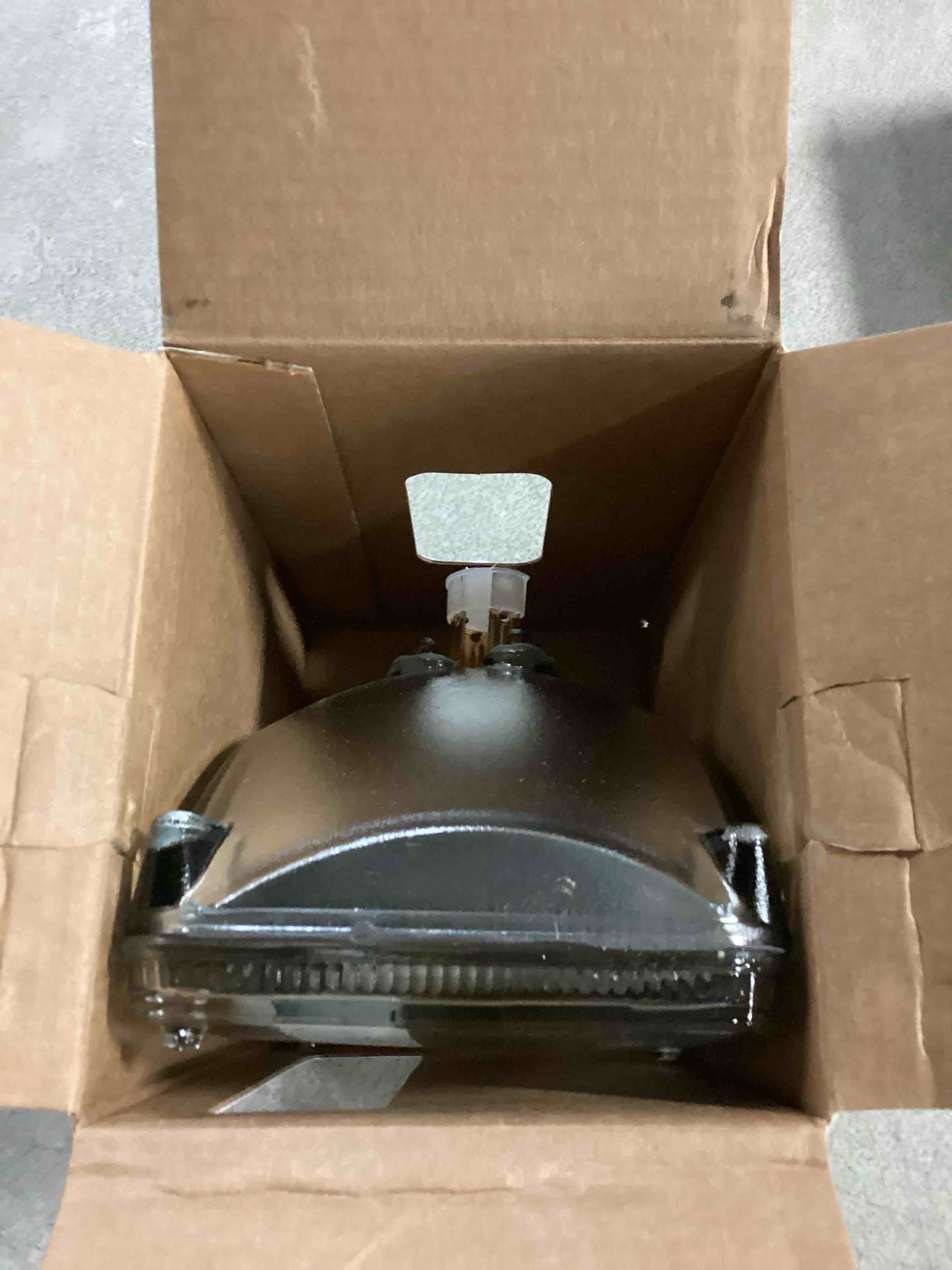 https://s3.amazonaws.com/lotting-images-prod/bidfta/PPE2354145_1745606704675.jpeg