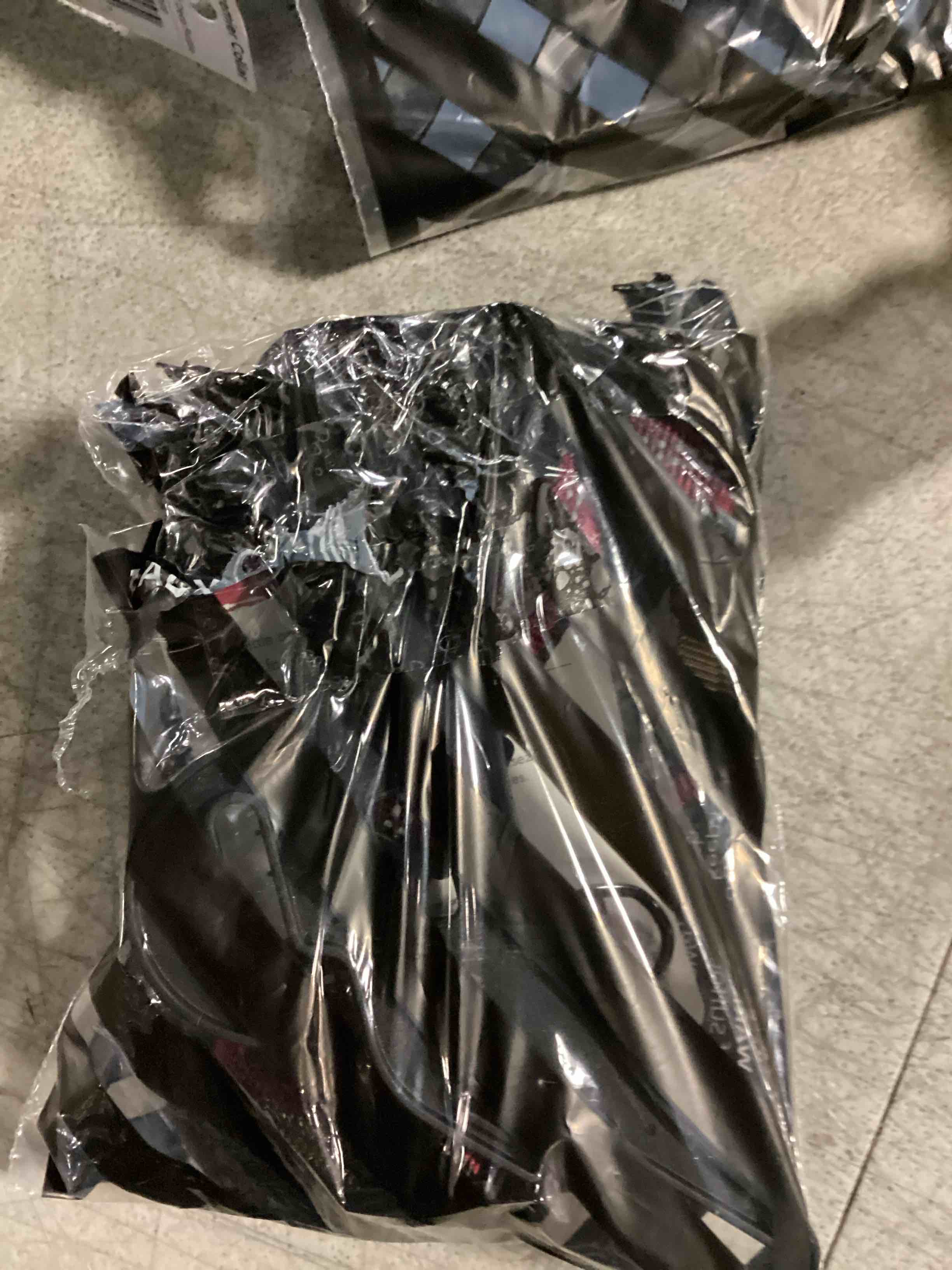 https://s3.amazonaws.com/lotting-images-prod/bidfta/PPE2354253_1745852721648.jpeg