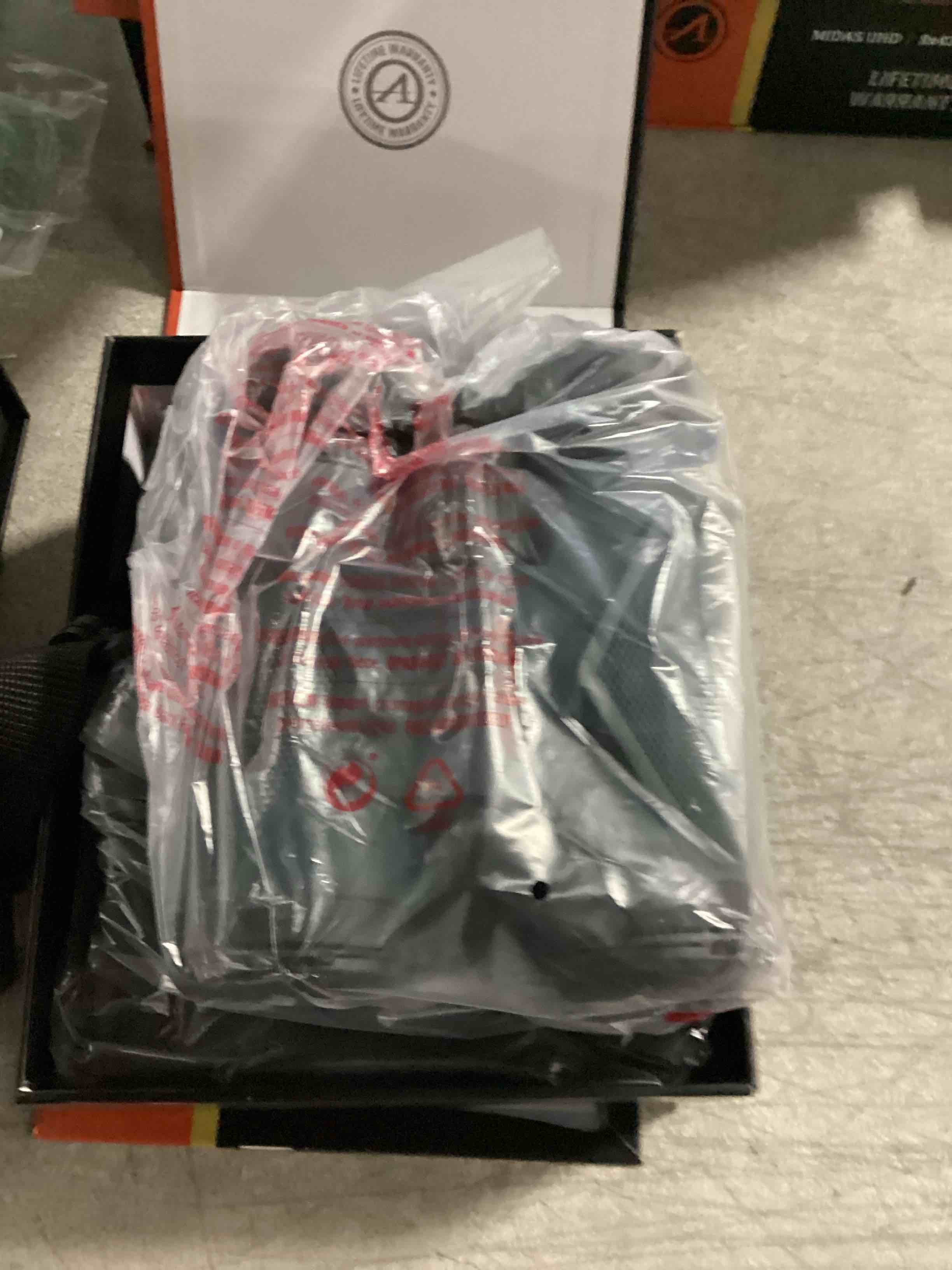 https://s3.amazonaws.com/lotting-images-prod/bidfta/PPE2354925_1746125201612.jpeg