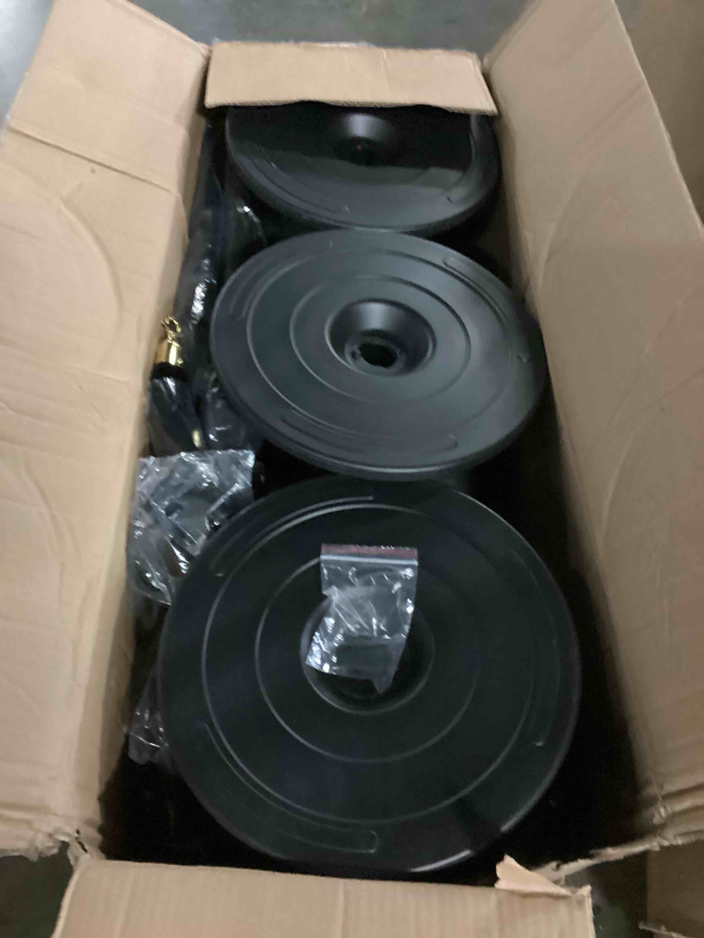 https://s3.amazonaws.com/lotting-images-prod/bidfta/PPE2355658_1746617725163.jpeg