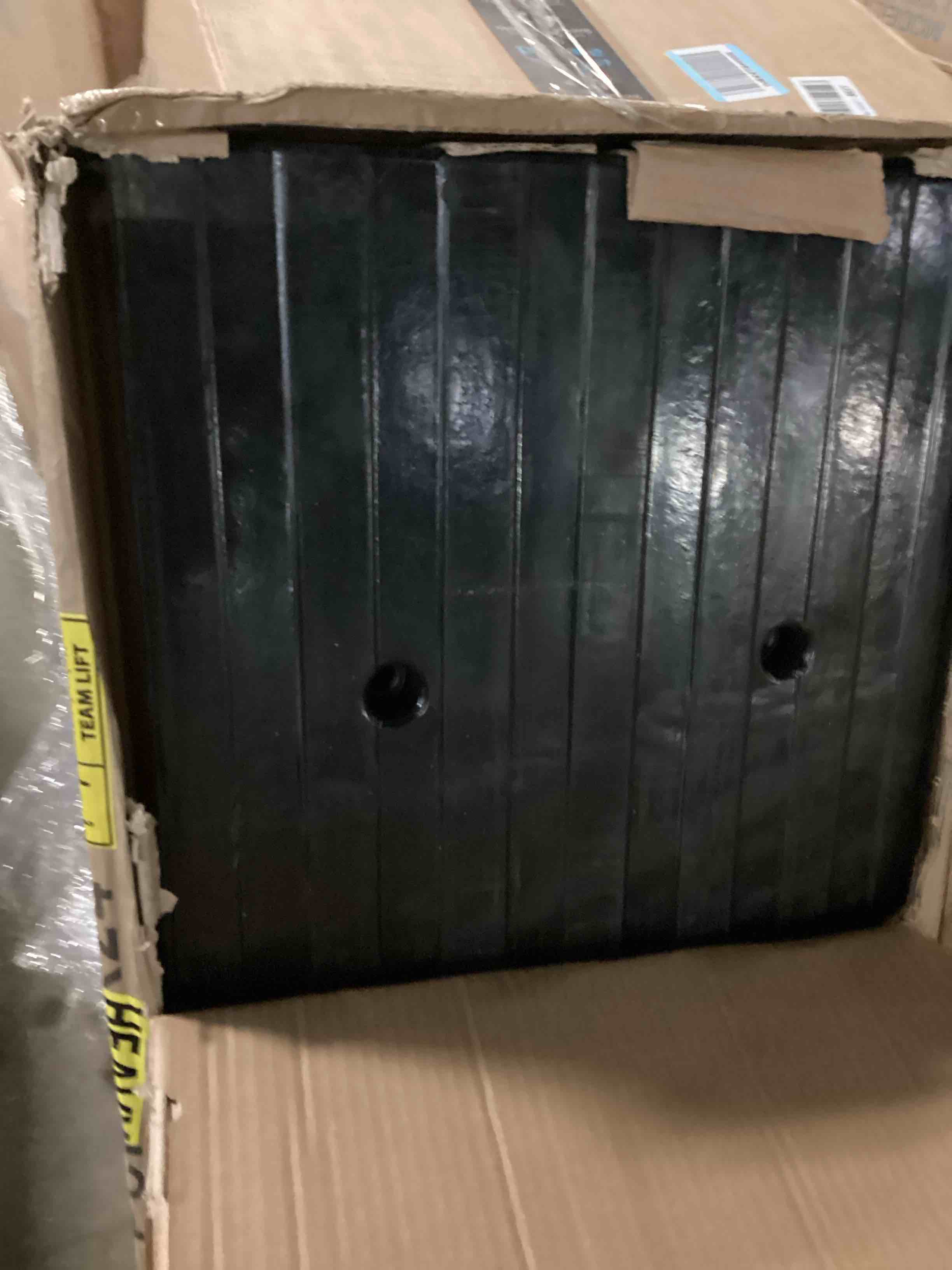 https://s3.amazonaws.com/lotting-images-prod/bidfta/PPE2355761_1746641960617.jpeg