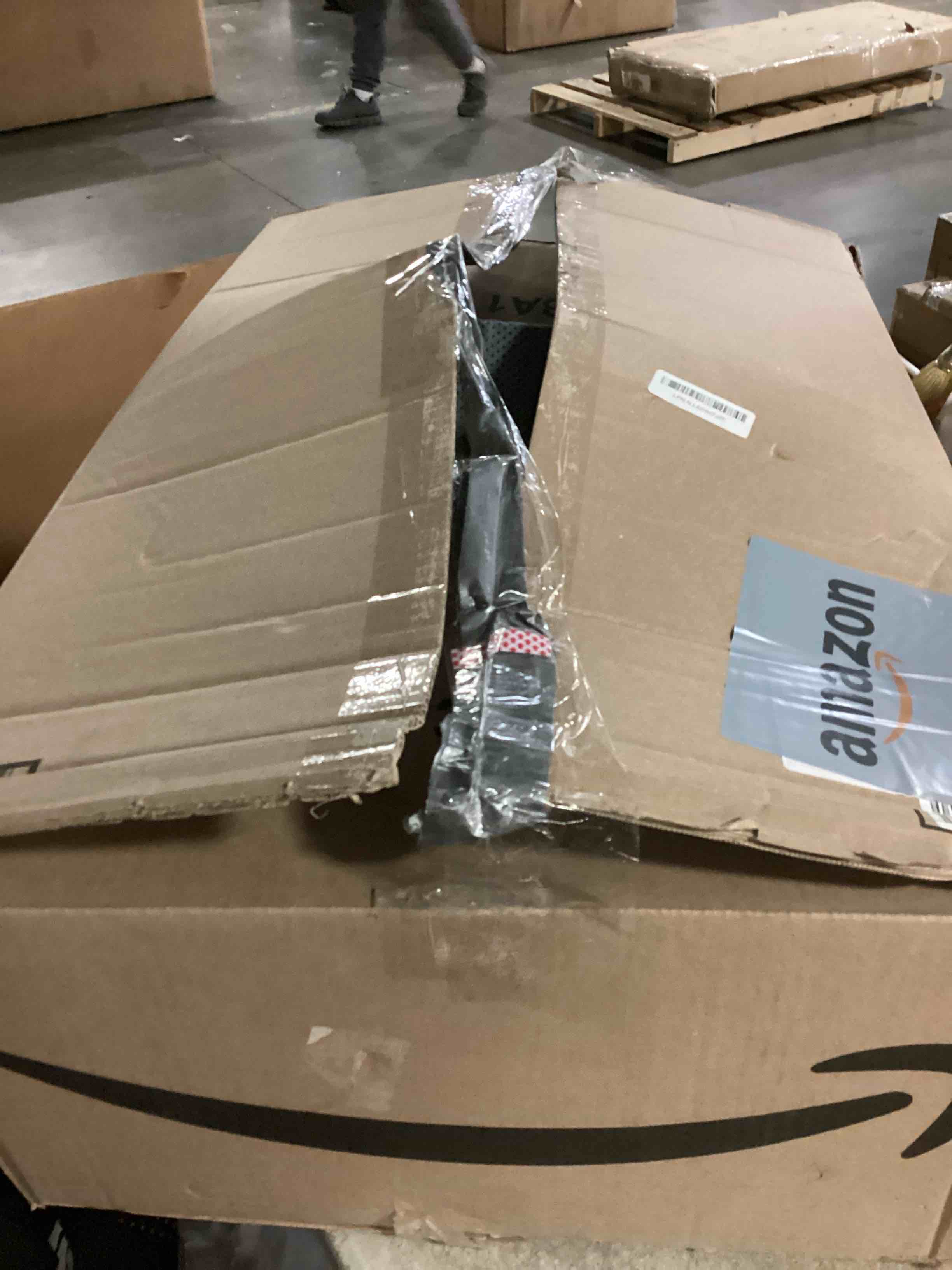 https://s3.amazonaws.com/lotting-images-prod/bidfta/PPE2355815_1746707062112.jpeg