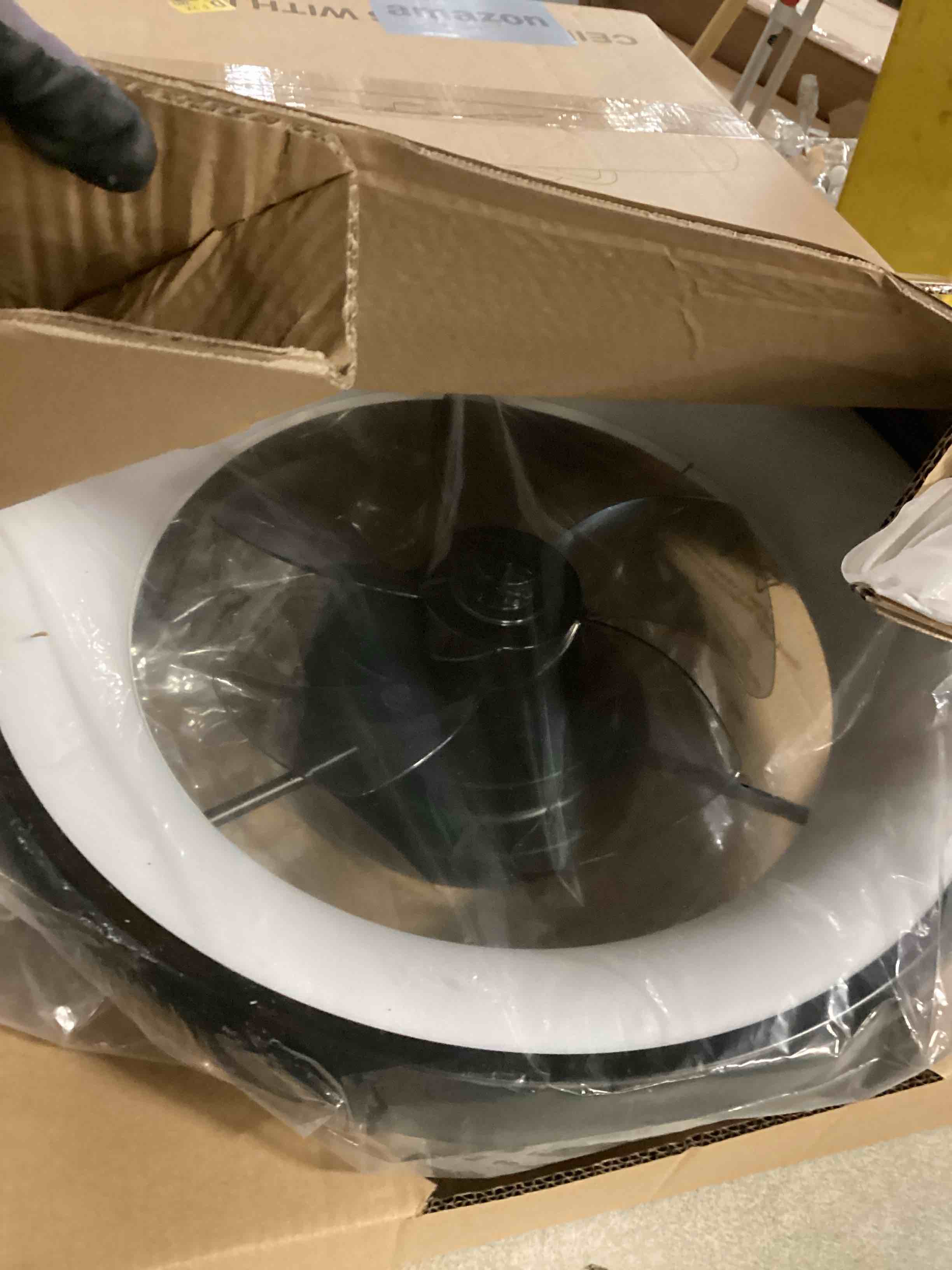 https://s3.amazonaws.com/lotting-images-prod/bidfta/PPE2355838_1746711643029.jpeg