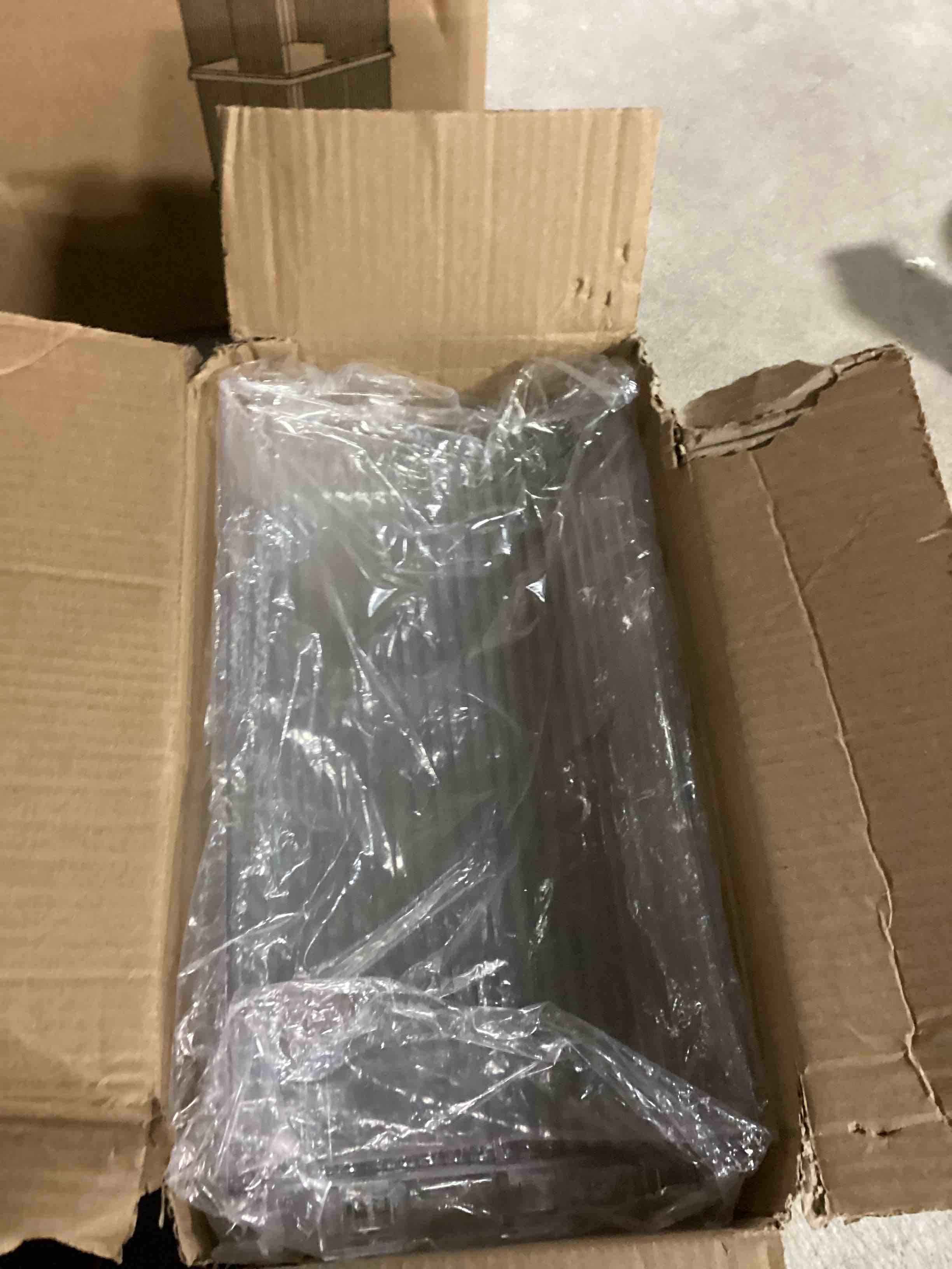 https://s3.amazonaws.com/lotting-images-prod/bidfta/PPE2355840_1746711882710.jpeg