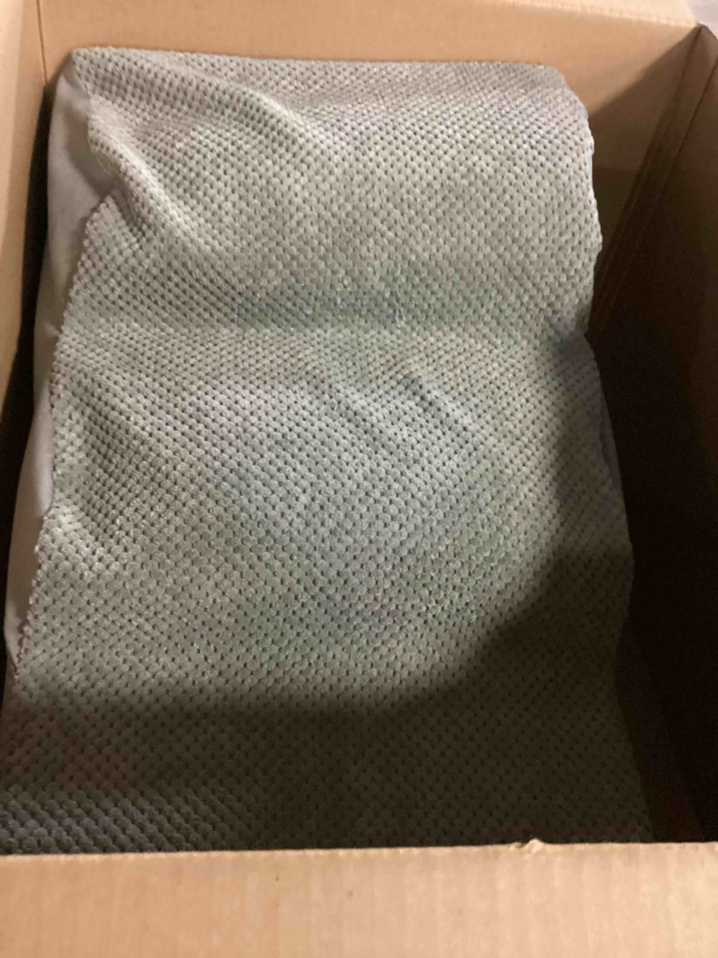 https://s3.amazonaws.com/lotting-images-prod/bidfta/PPE2355851_1746714241912.jpeg