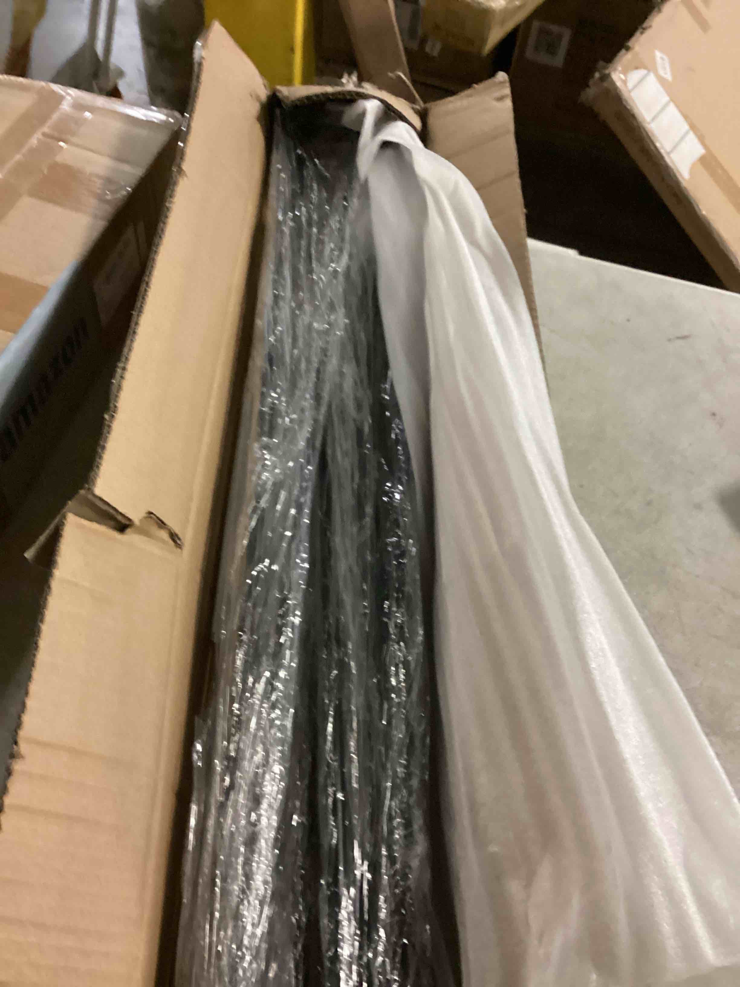 https://s3.amazonaws.com/lotting-images-prod/bidfta/PPE2355864_1746715946228.jpeg