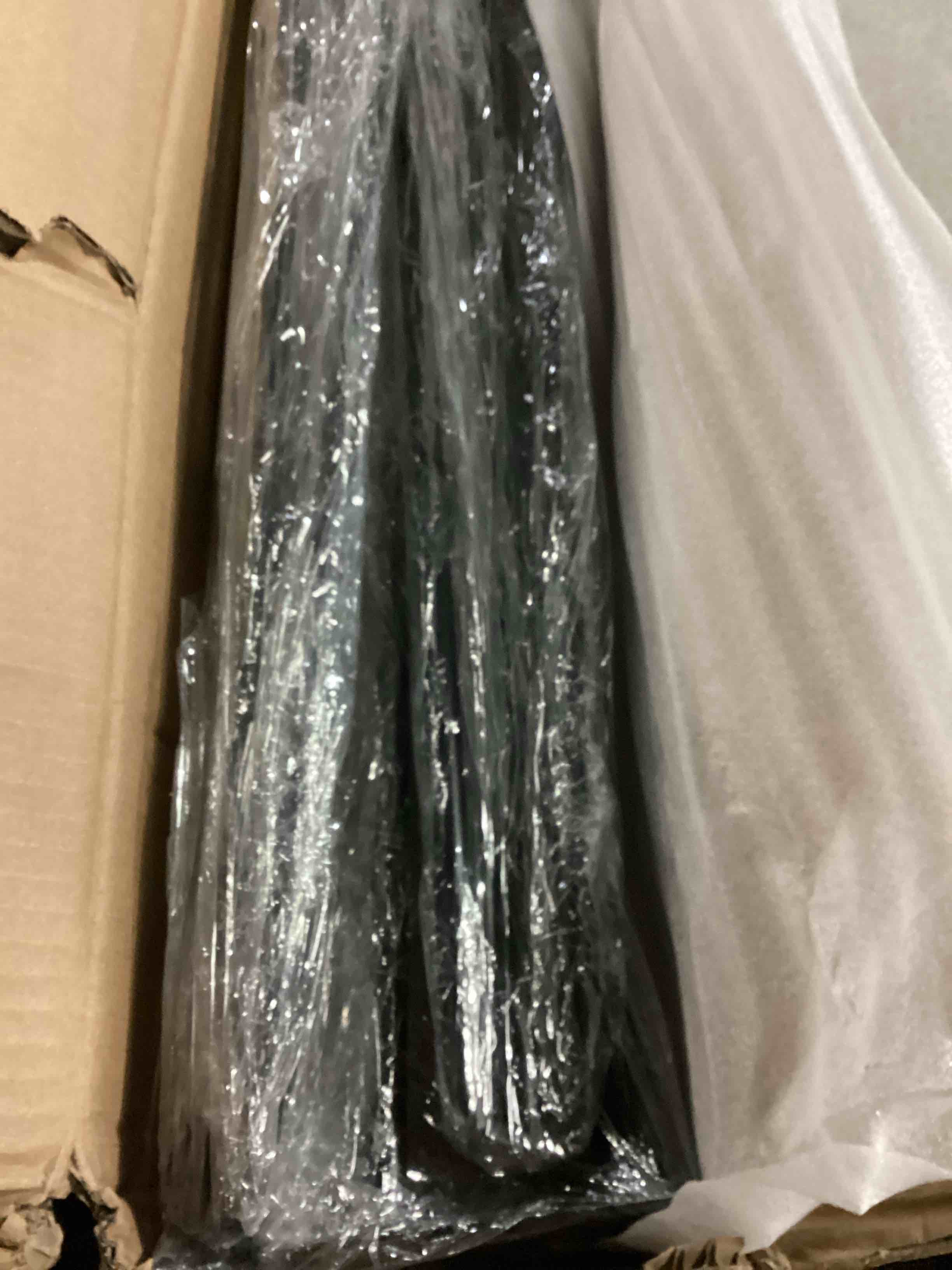 https://s3.amazonaws.com/lotting-images-prod/bidfta/PPE2355864_1746715948023.jpeg