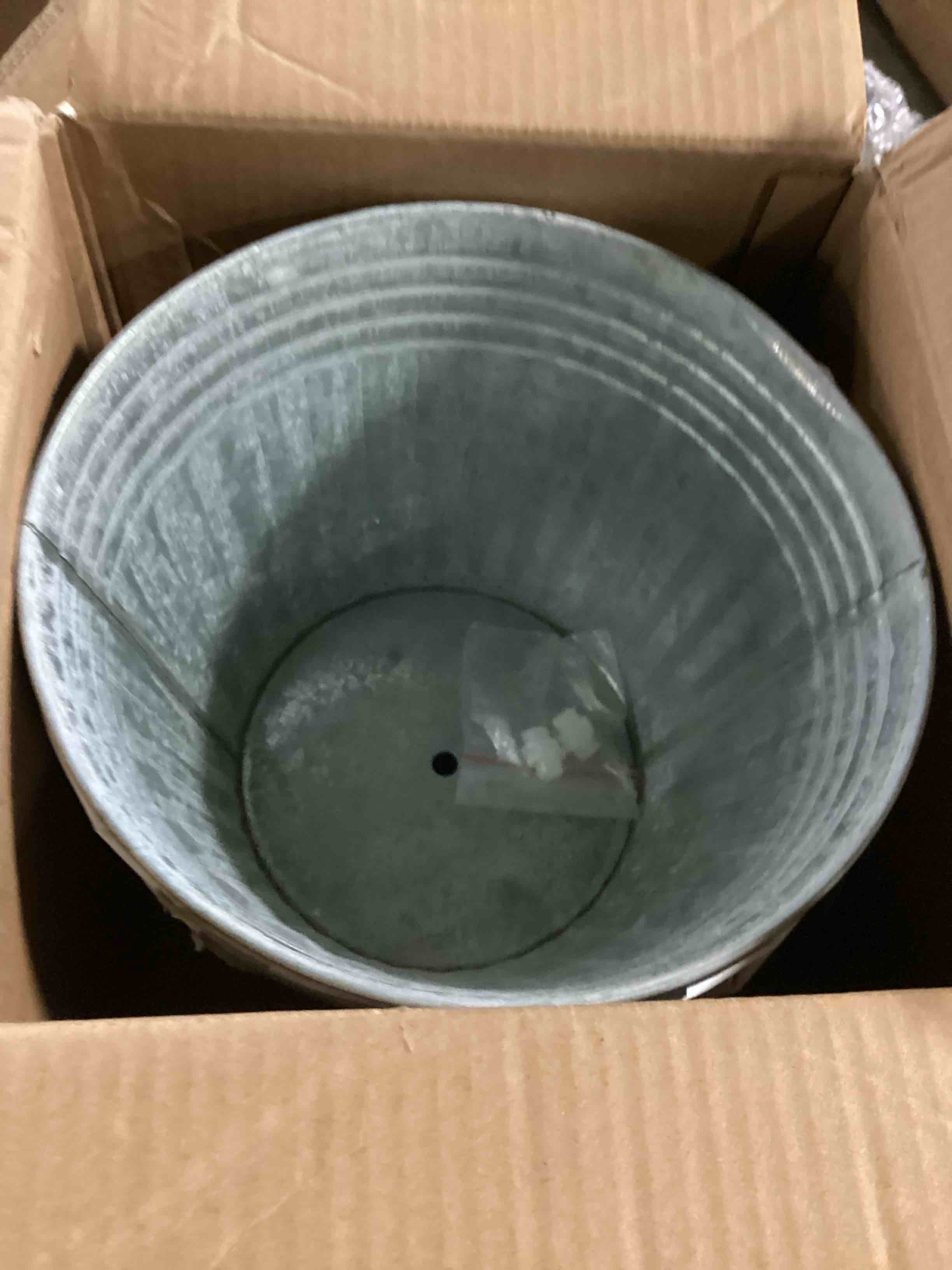 https://s3.amazonaws.com/lotting-images-prod/bidfta/PPE2355915_1746726893249.jpeg