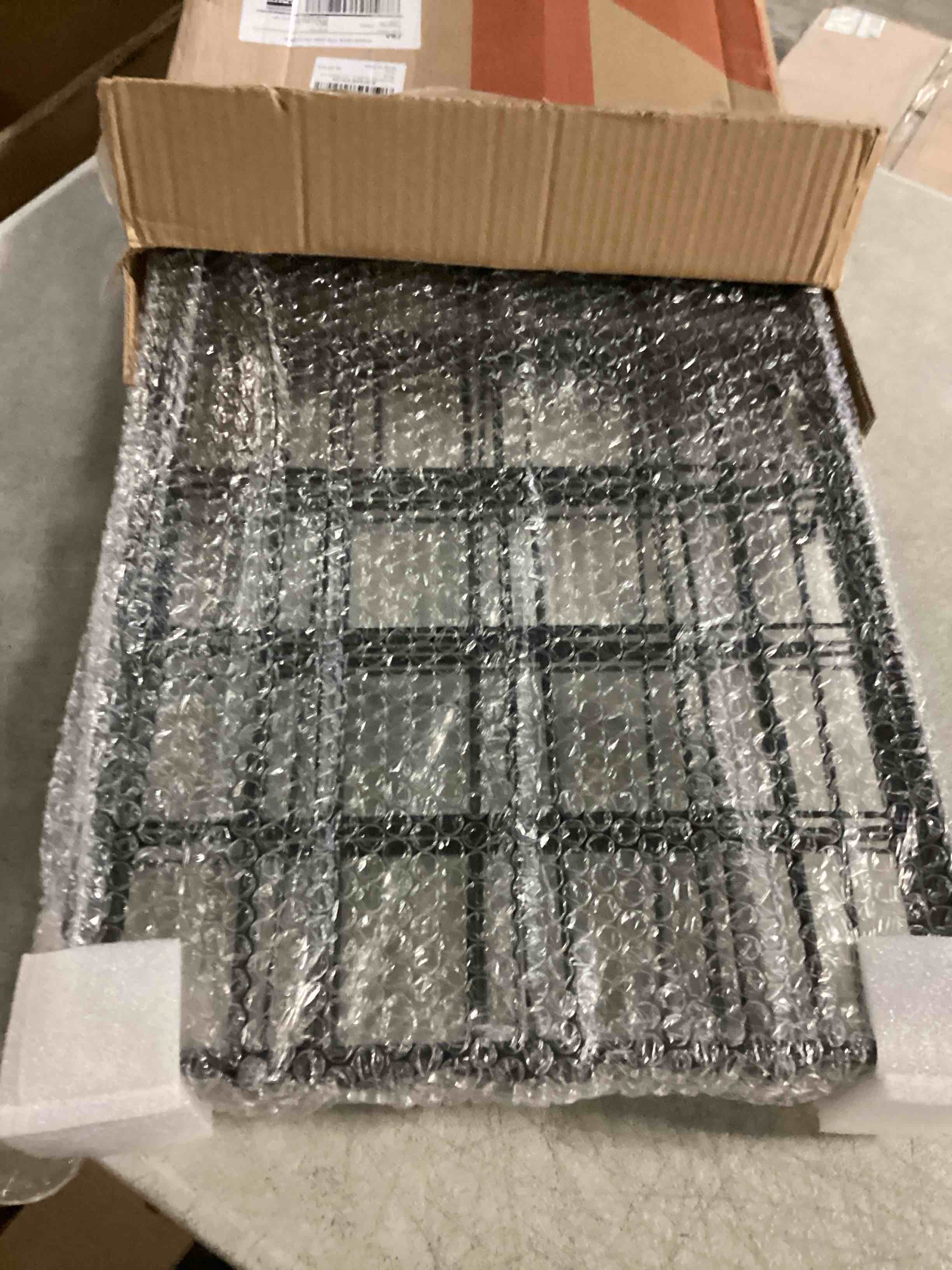 https://s3.amazonaws.com/lotting-images-prod/bidfta/PPE2356372_1749317392444.jpeg